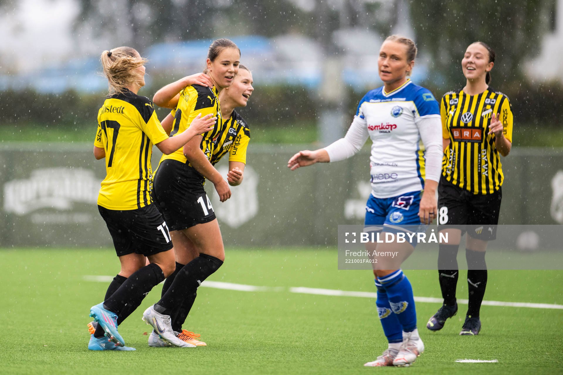 Häckens Novalie Jensen, Matilda Ekblom och Elin Flakberg