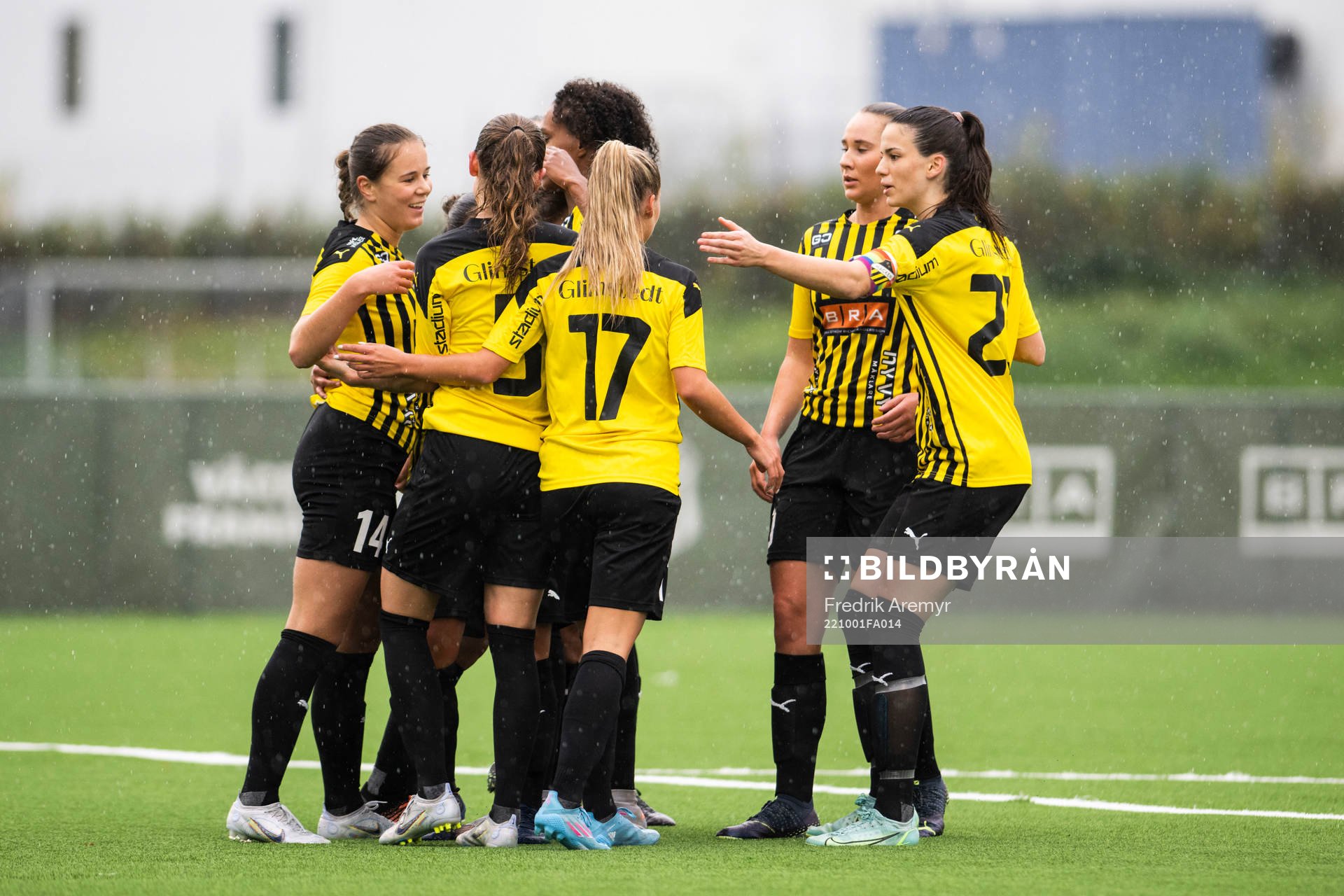 Häckens spelare jublar