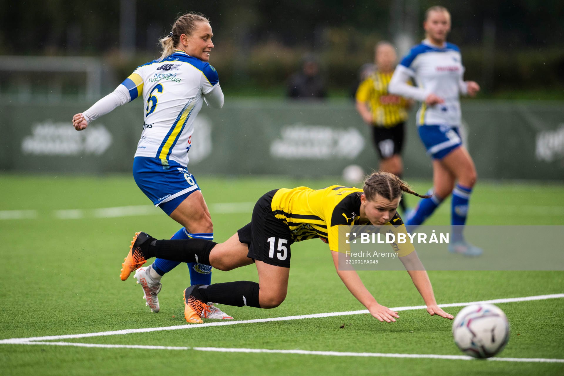 Onsalas Linn Eskilsson och Häckens Elin Flakberg