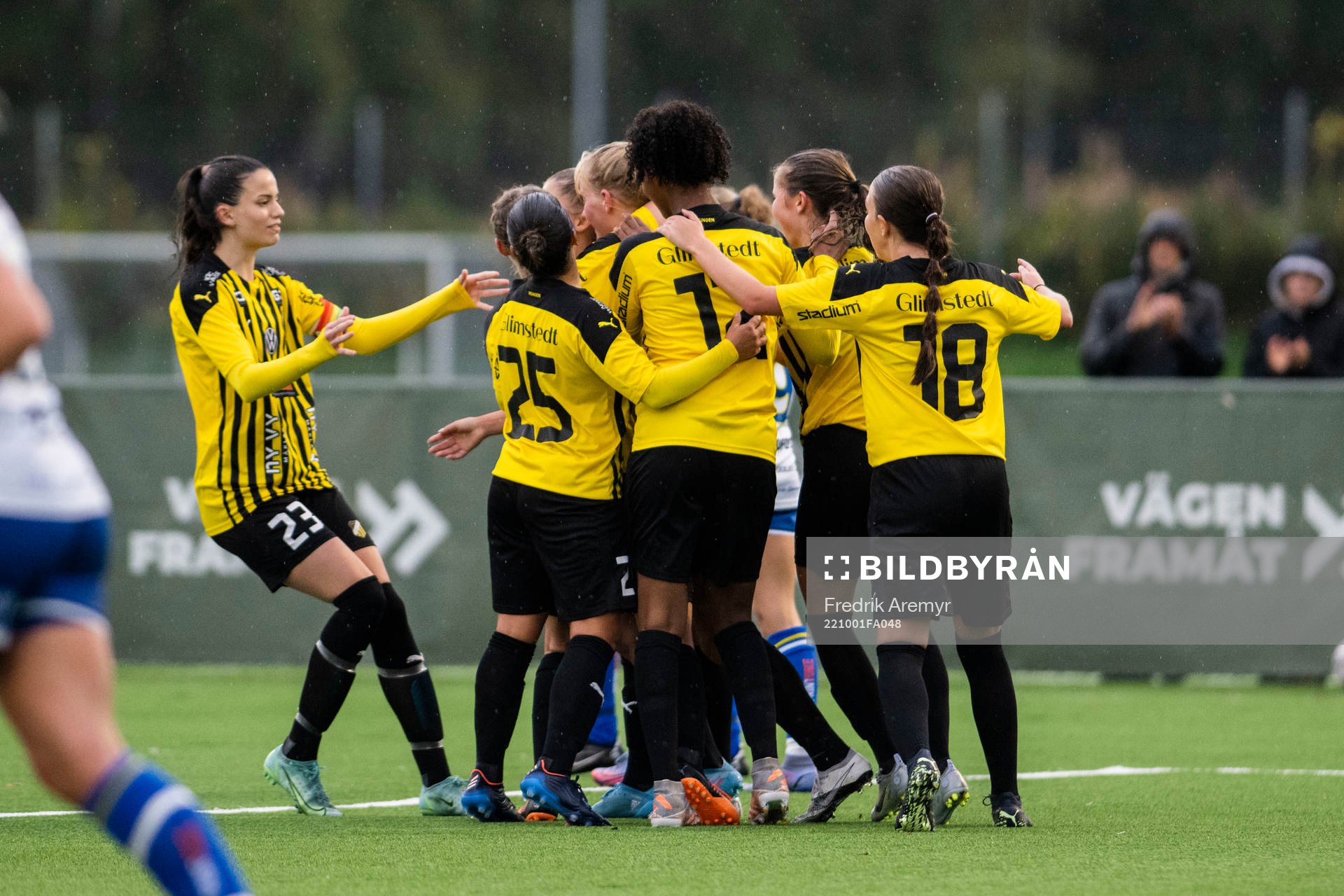 Häckens spelare jublar