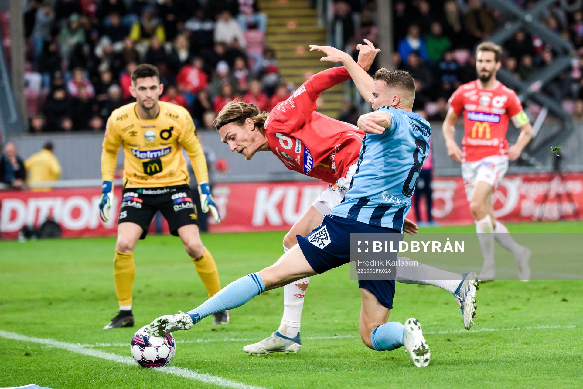 Degerfors Gustav Granath och Djurgårdens Elias Andersson