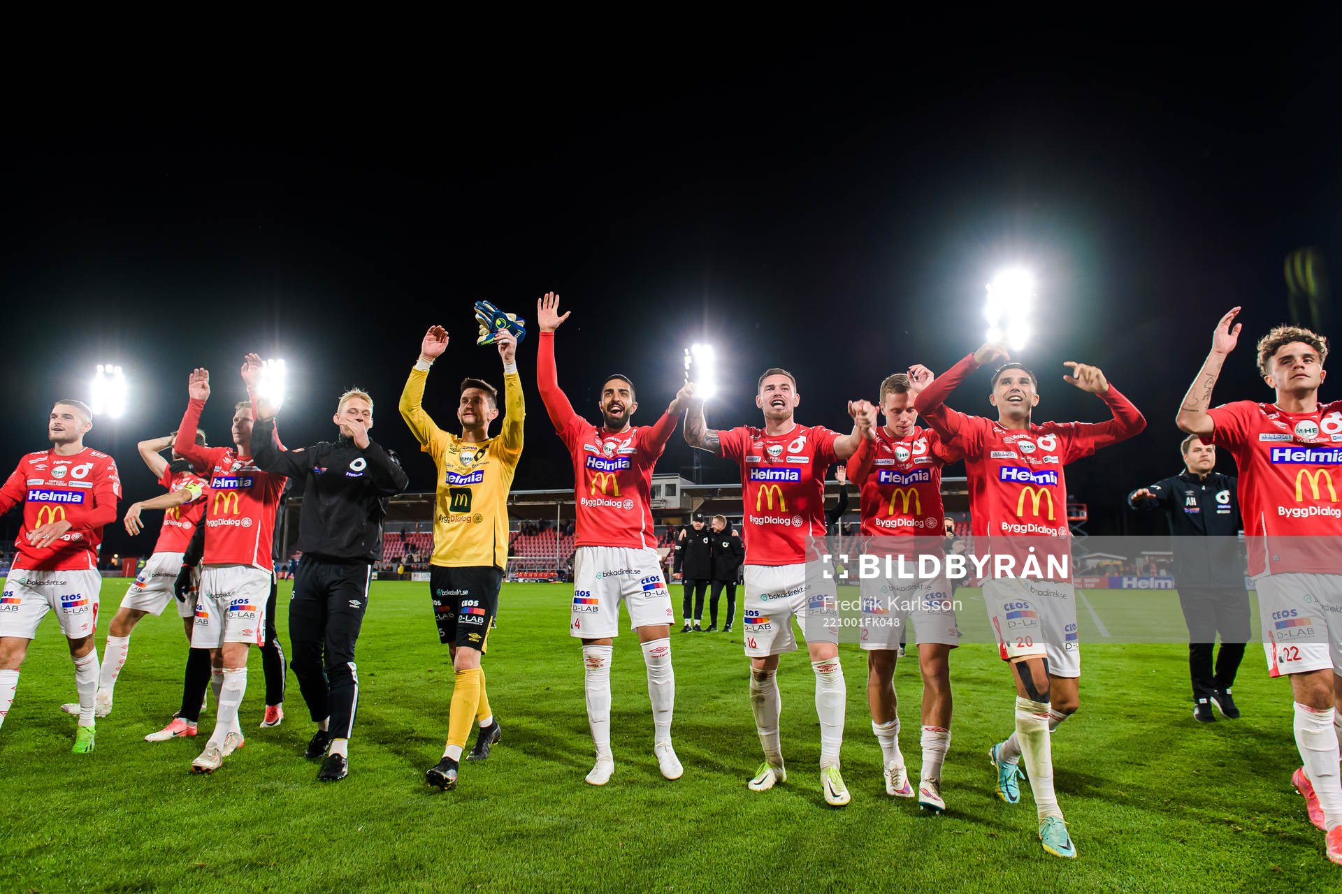 Degerfors spelare jublar