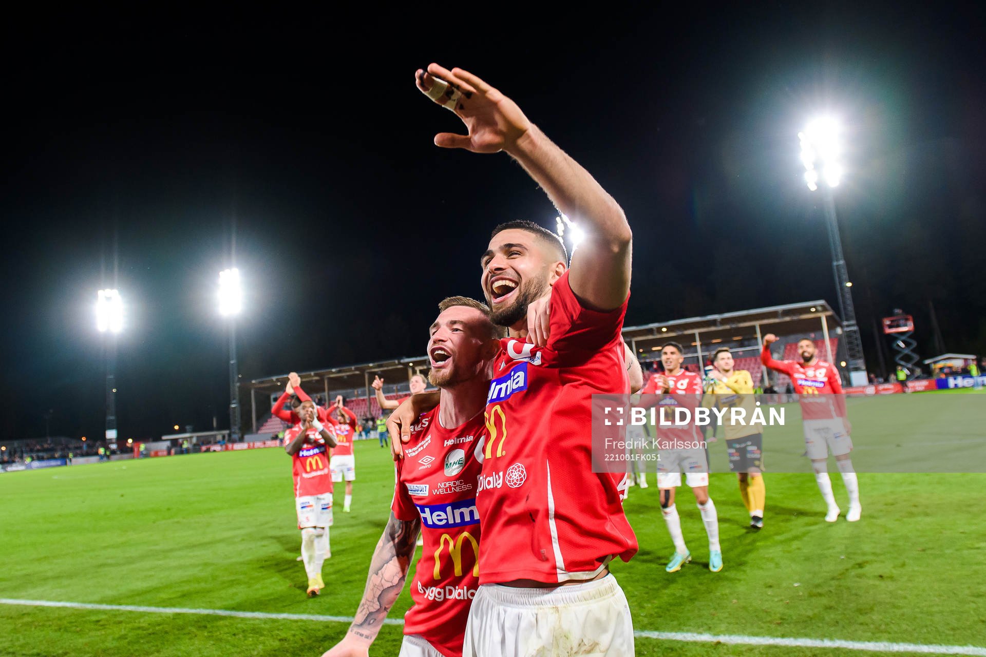 Degerfors Rasmus Örqvist och Omar Faraj jublar