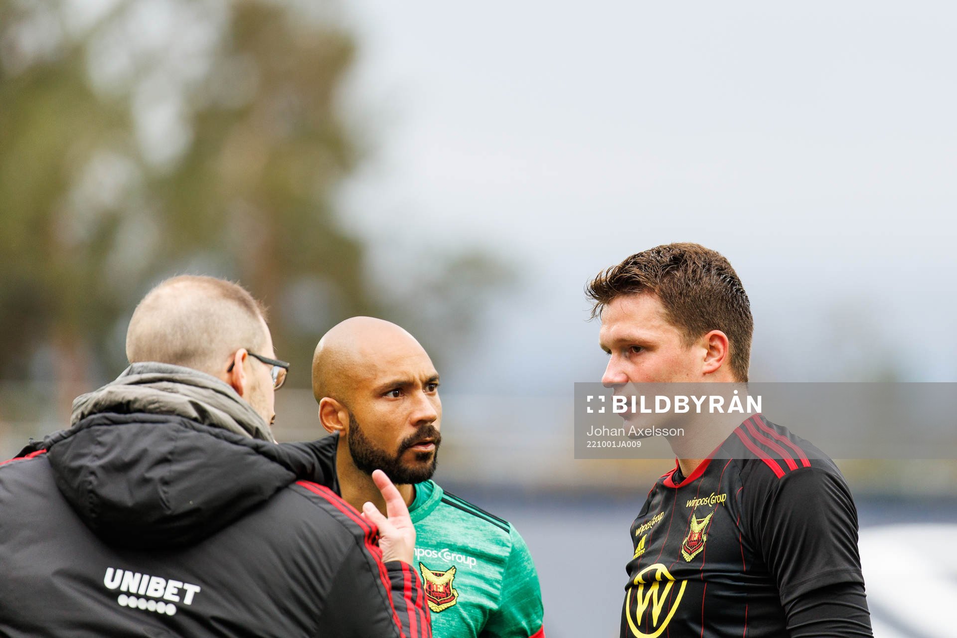 Östersunds Myroslav Mazur  i samtal med läkare