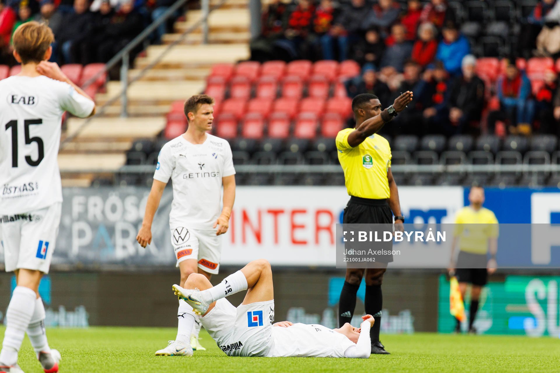 Halmstads Erik Ahlstrand  har ont