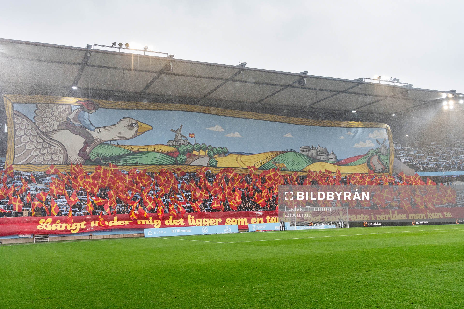 Malmö FFs supportrar med tifo