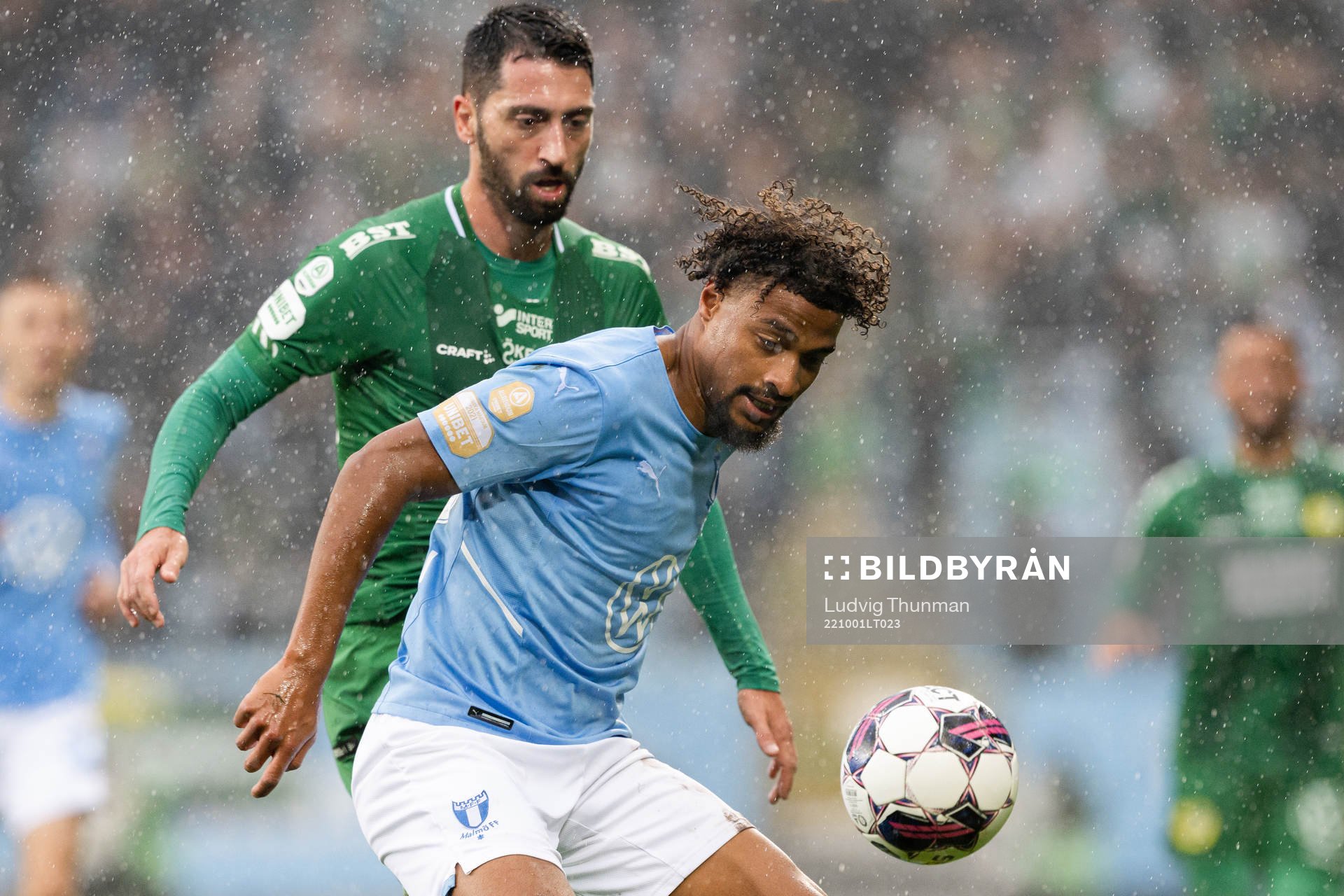 Hammarbys Nahir Besara och Malmö FFs Joseph Ceesay