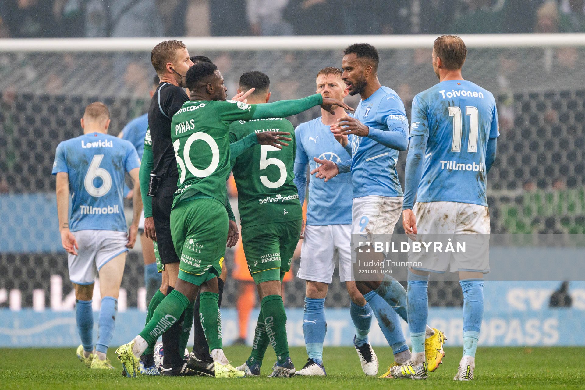 Bråk mellan Hammarbys Shaquille Pinas och Malmö FFs Isaac