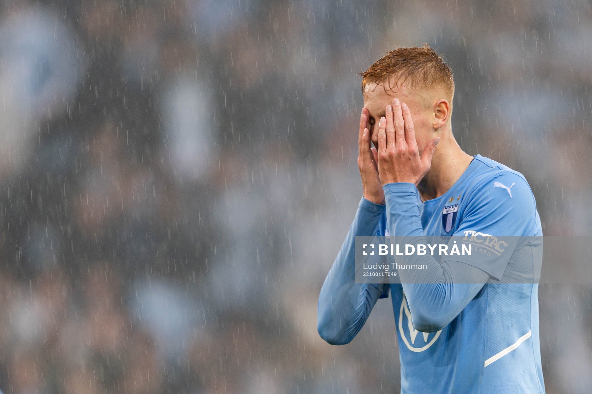 Malmö FFs Hugo Larsson deppar