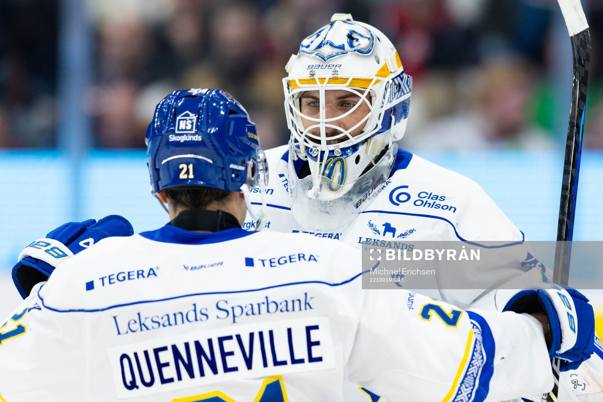 Leksands målvakt Mantas Armalis jublar ihop med John