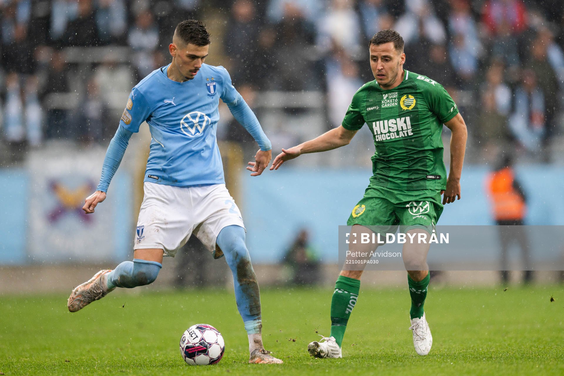Malmö FFs Dennis Hadzikadunic och Hammarbys Jeppe Andersen