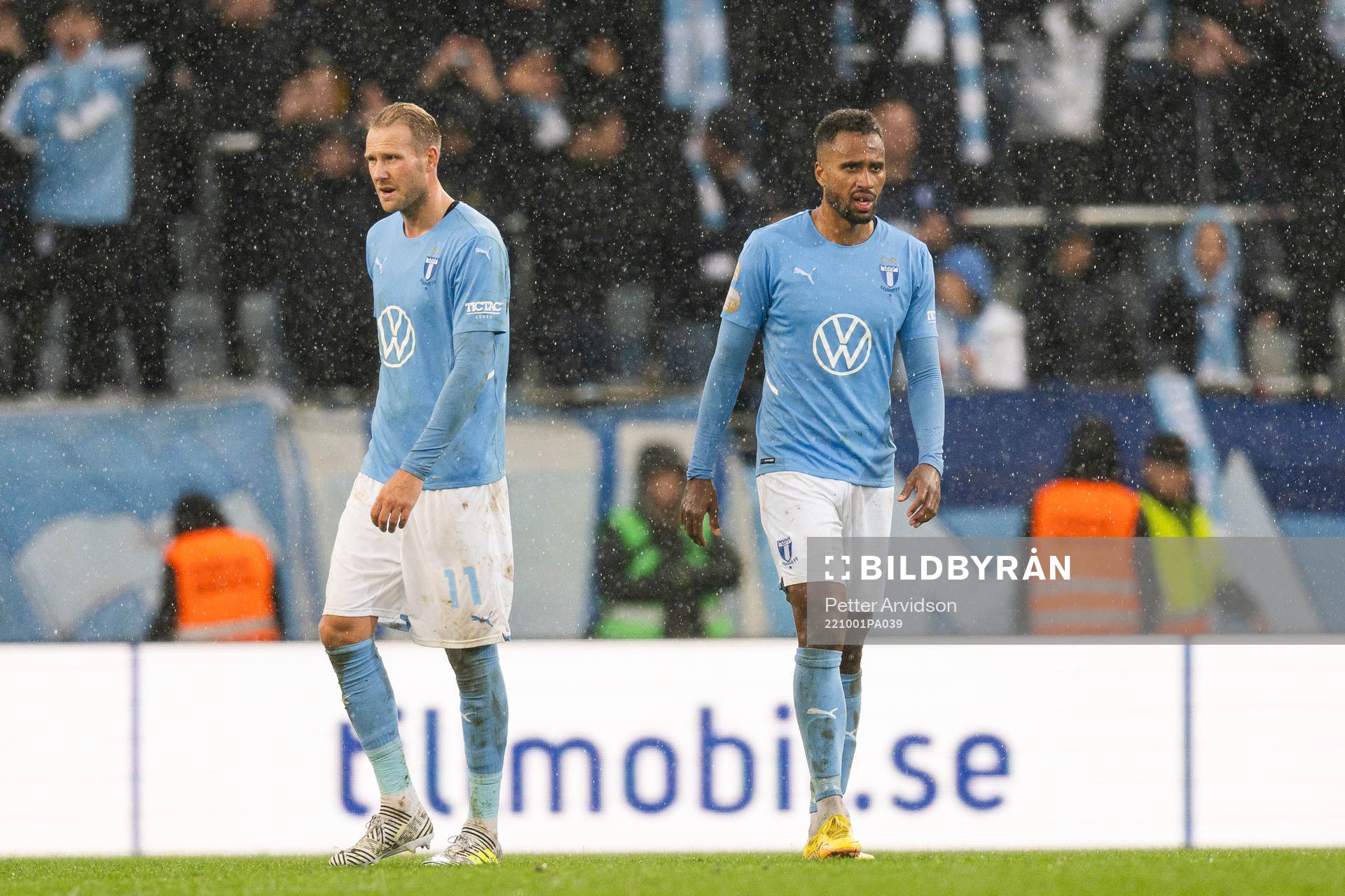 Malmö FFs Ola Toivonen och Isaac Kiese Thelin deppar