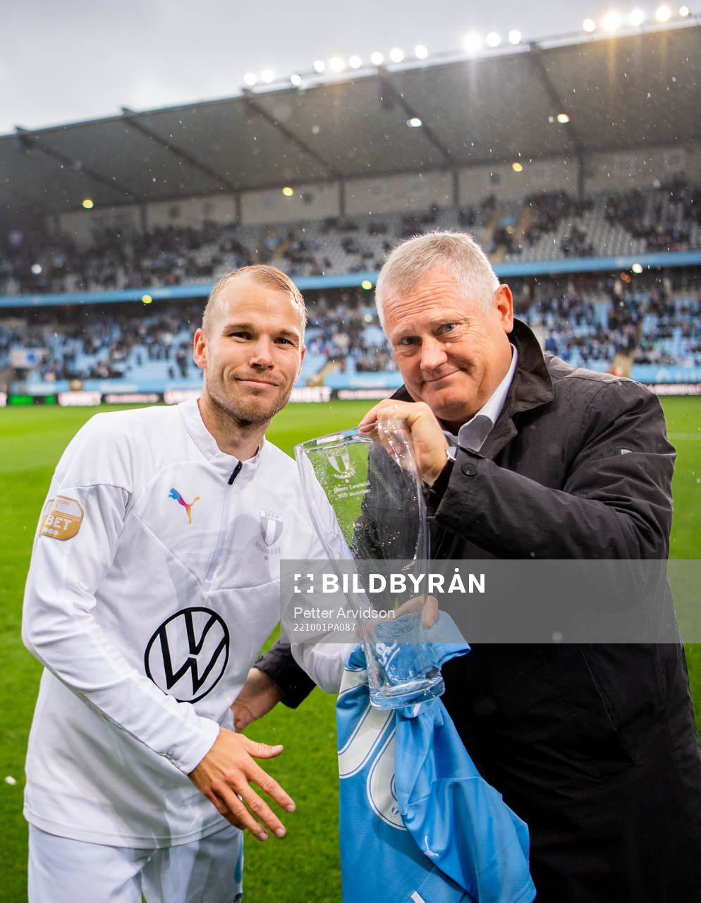 Malmö FFs Oscar Lewicki uppmärksammas för 300 spelade