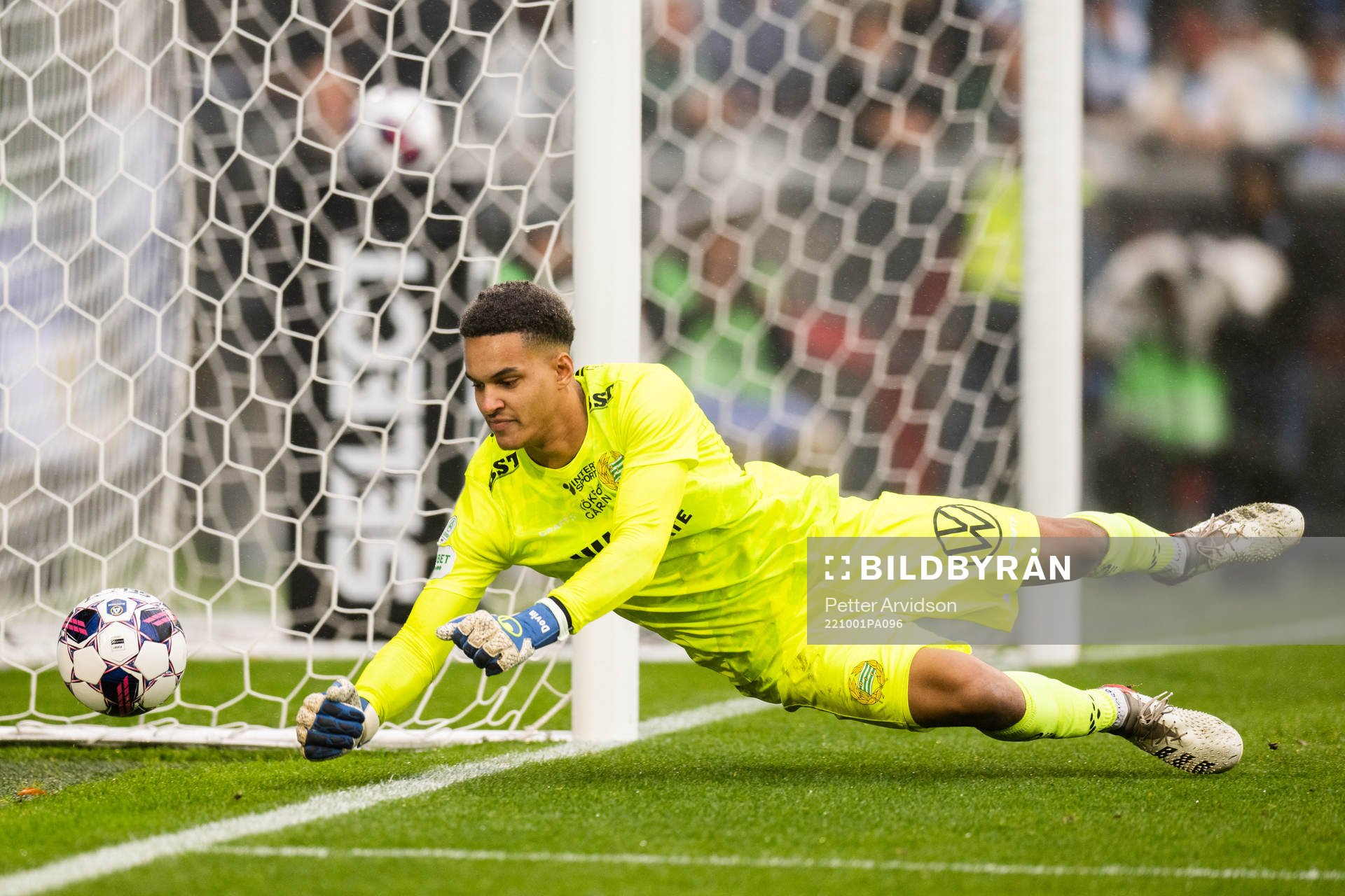 Hammarbys målvakt Oliver Dovin