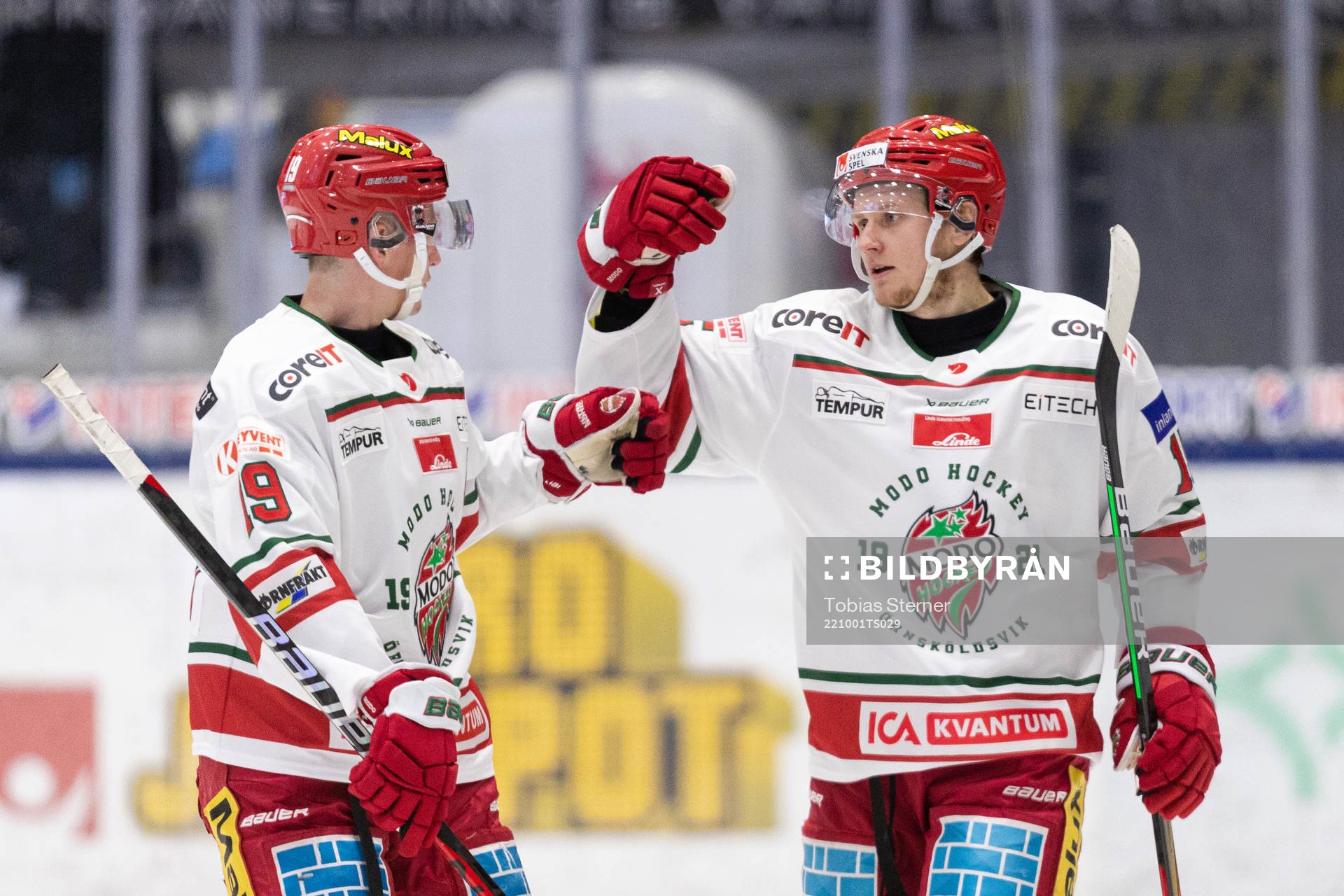 Modos Filip Svenningsson jublar