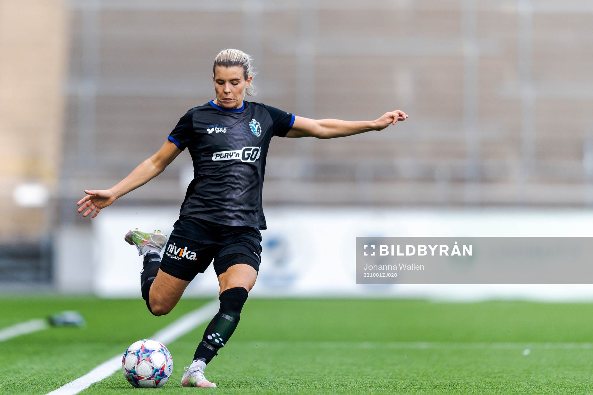 Växjös Mimmi Strömgren under fotbollsmatchen i Elitettan mellan IFK Norrköping och Växjö den 1 oktober 2022 i Norrköping. 