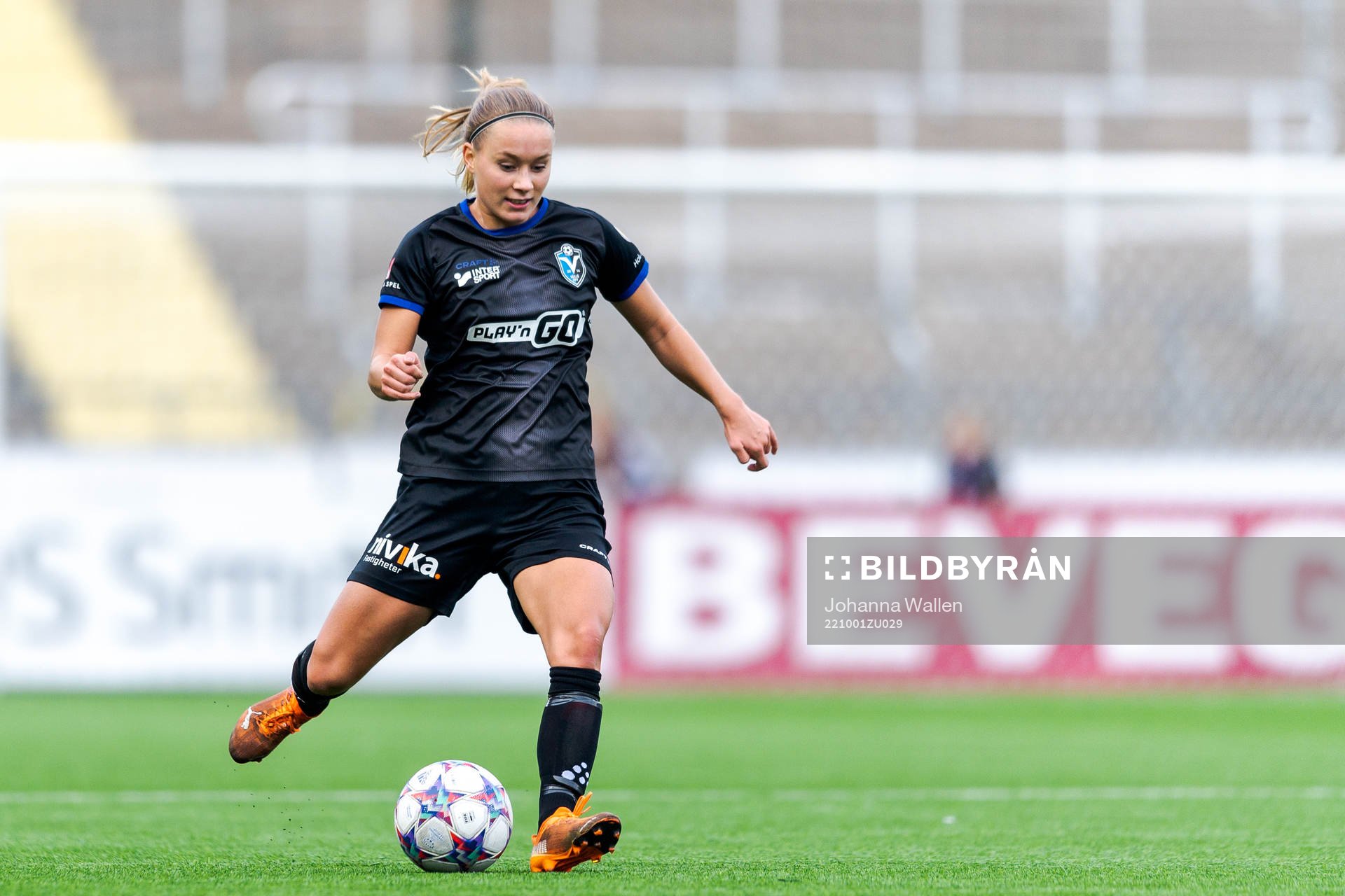 Växjös Amanda Altheden under fotbollsmatchen i Elitettan mellan IFK Norrköping och Växjö den 1 oktober 2022 i Norrköping. 