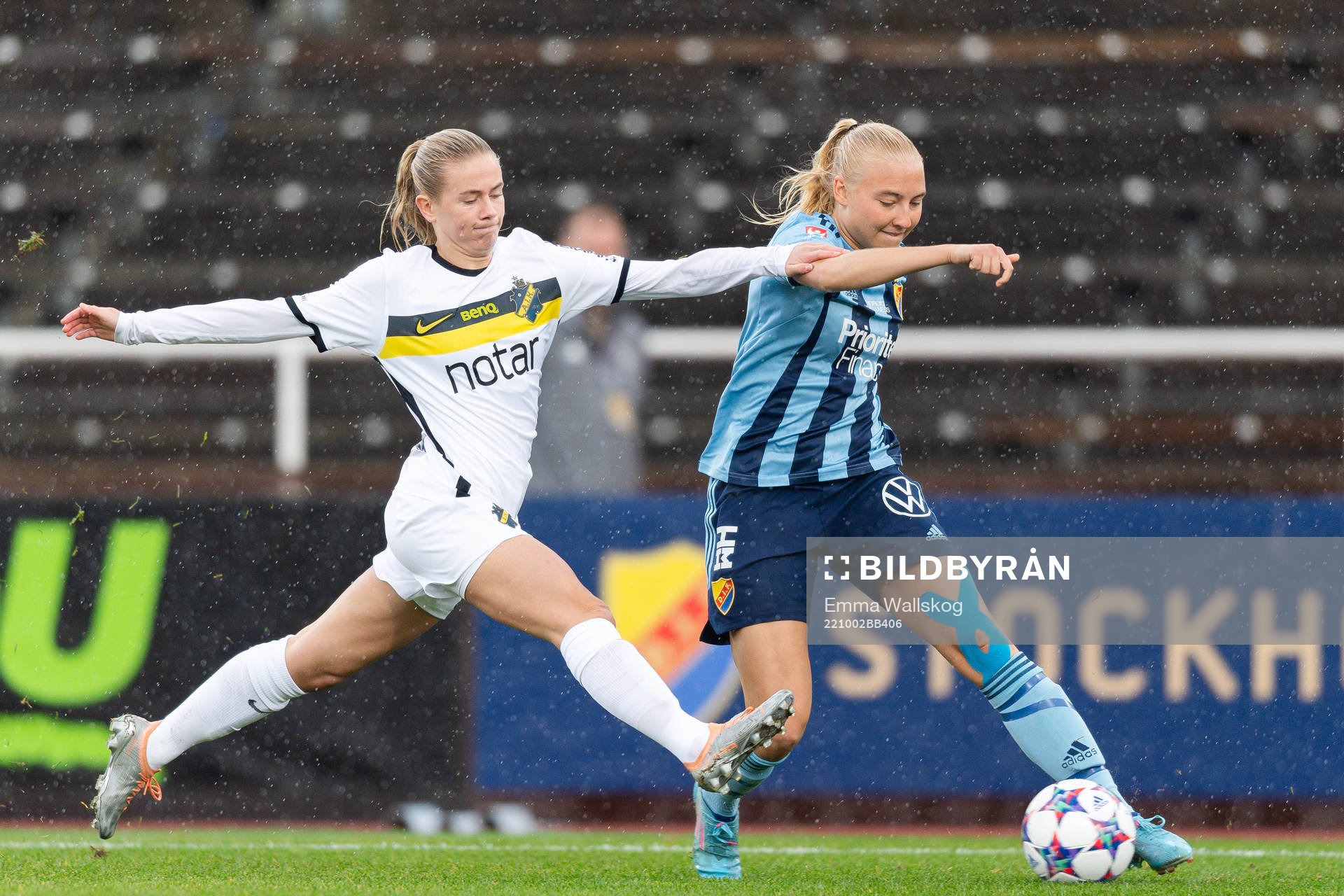 AIKs Sara Nordin och Djurgårdens Stinalisa Johansson