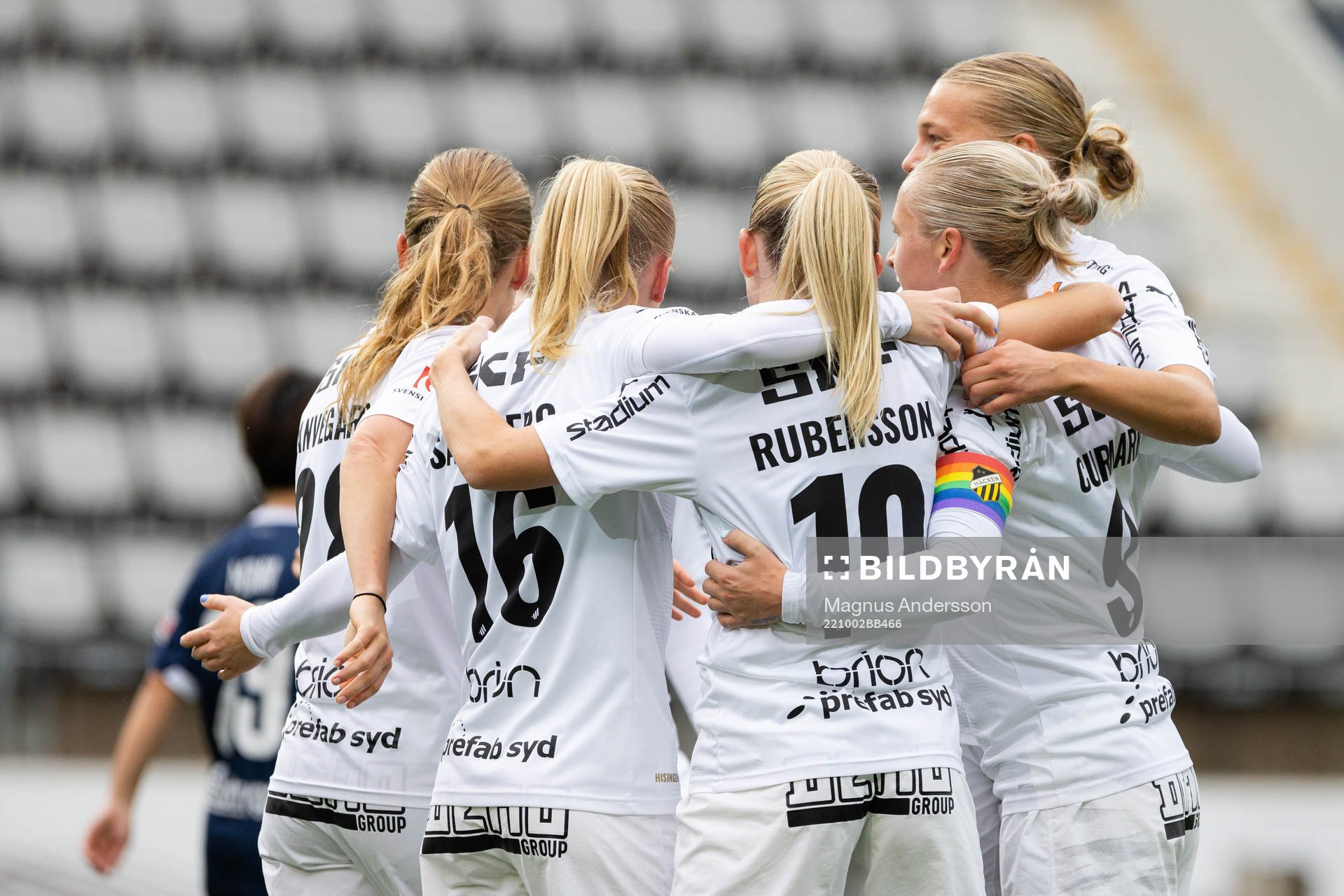 Häckens spelare jublar