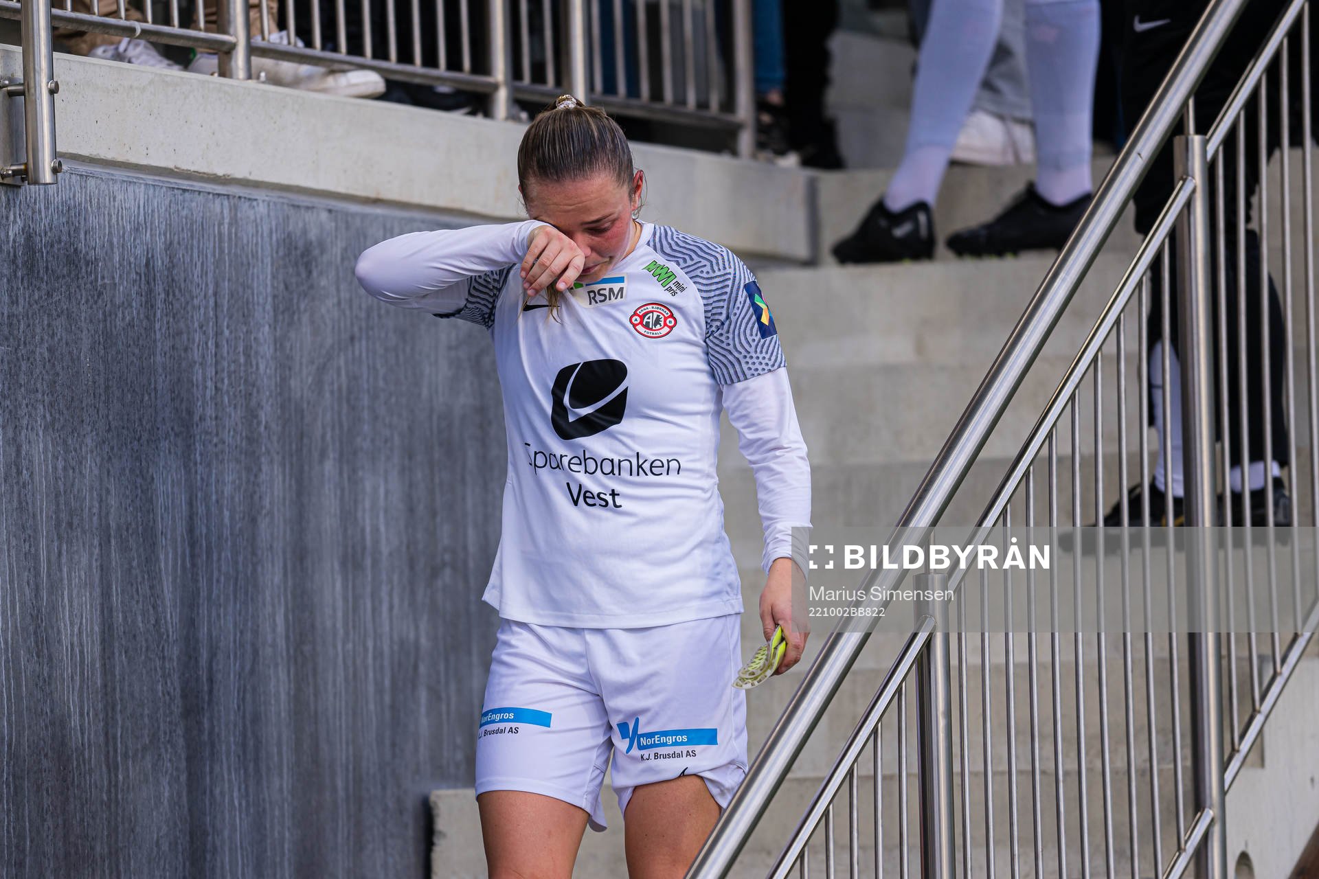 Martine Humlestøl Midtbø of Arna-Bjørnar looks dejected