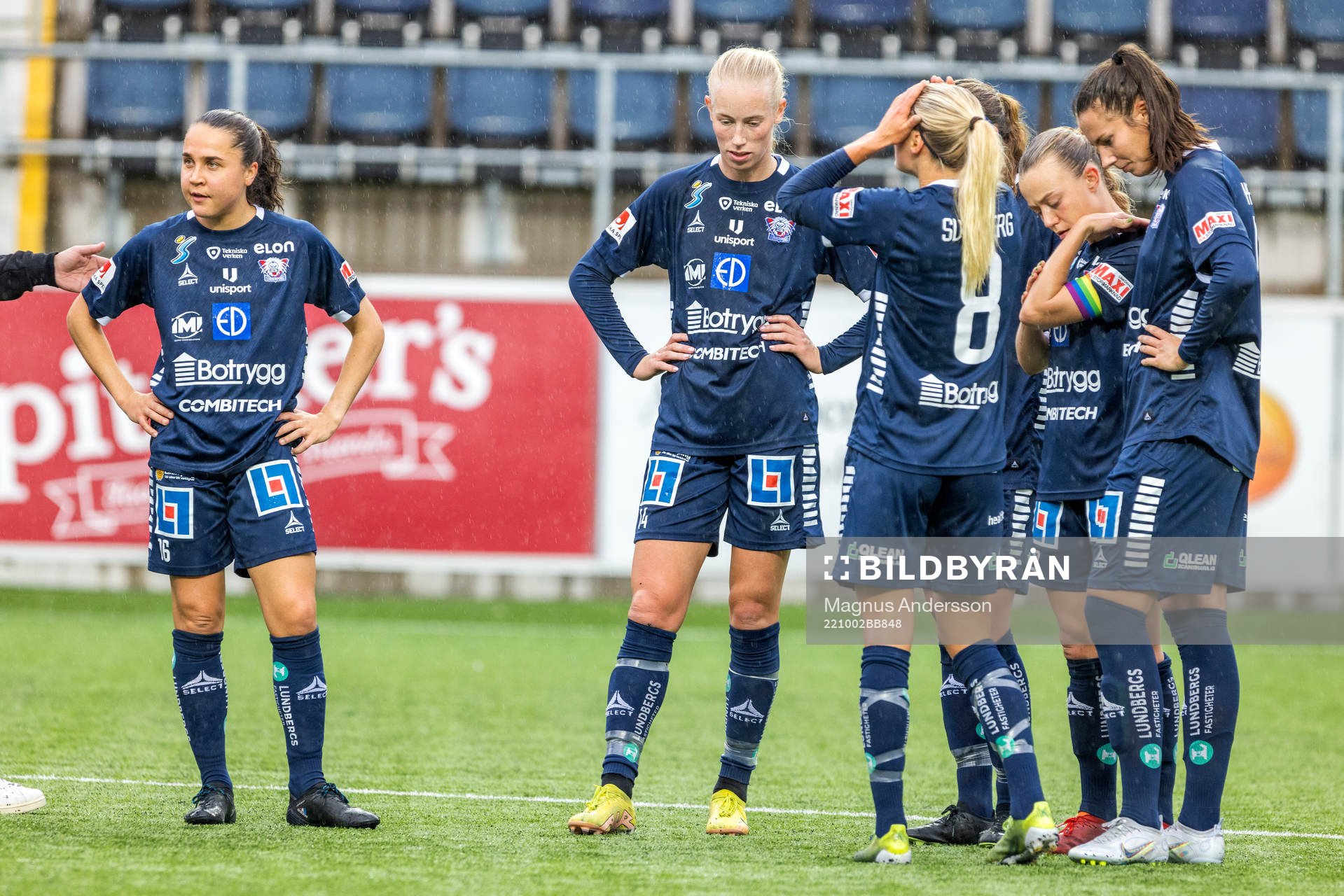 Linköpings Heidi Ellingsen och Amalie Vangsgaard deppar