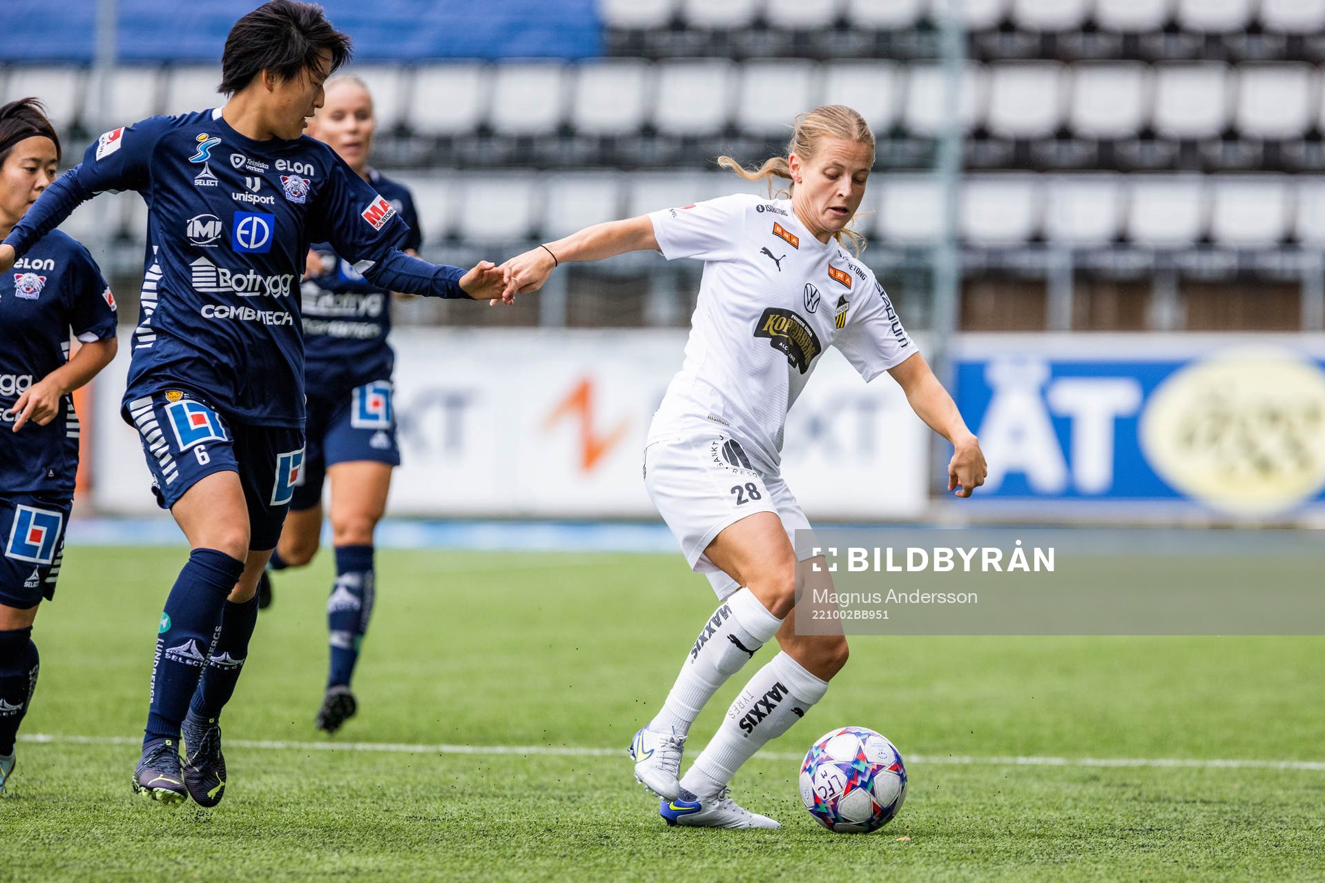 Linköpings Saori Takarada och Häckens Anna Anvegård