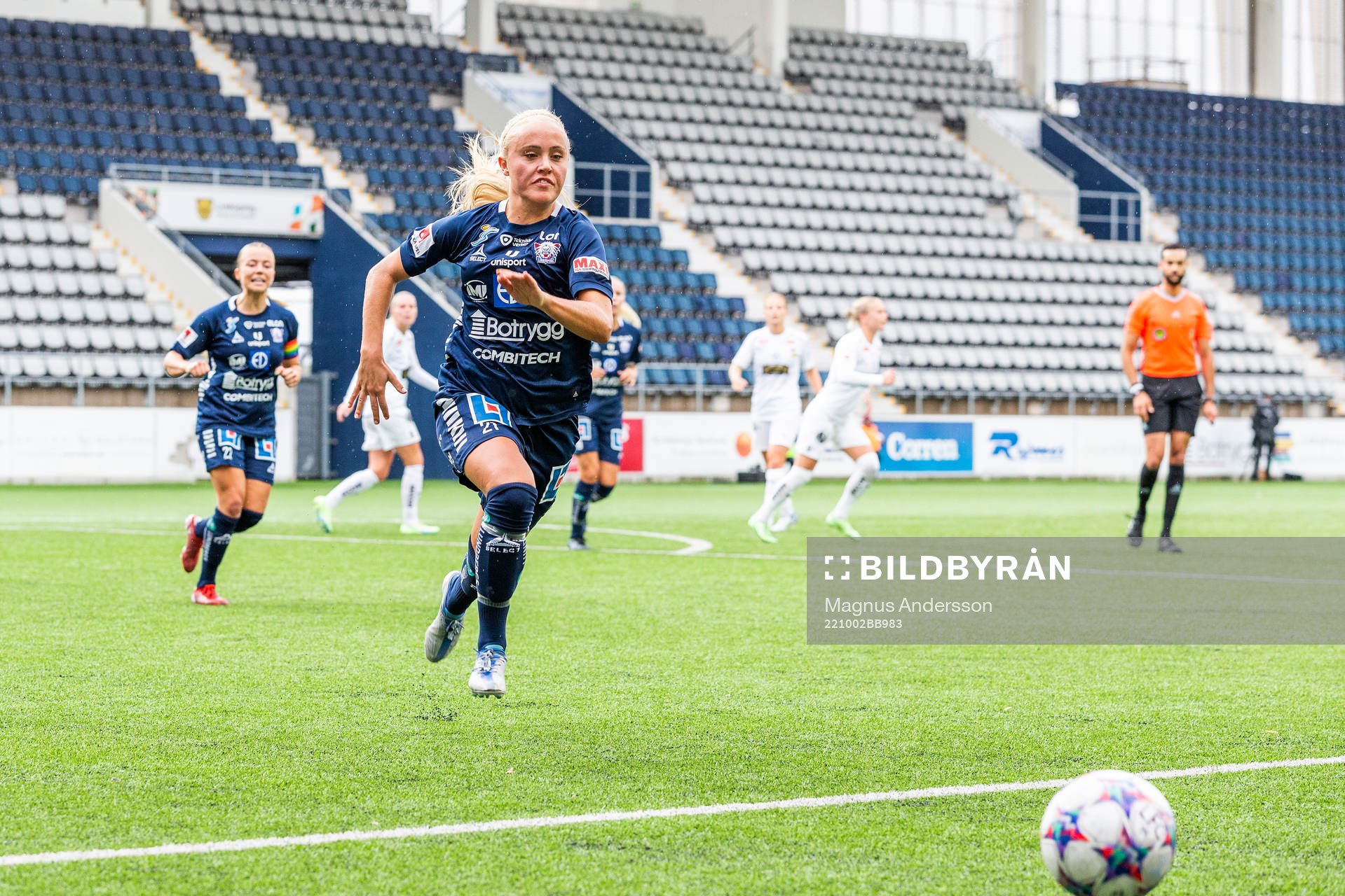 Linköpings Alva Selerud under fotbollsmatchen i Damallsvenskan mellan Linköping och Häcken den 2 oktober 2022 i Linköping. 