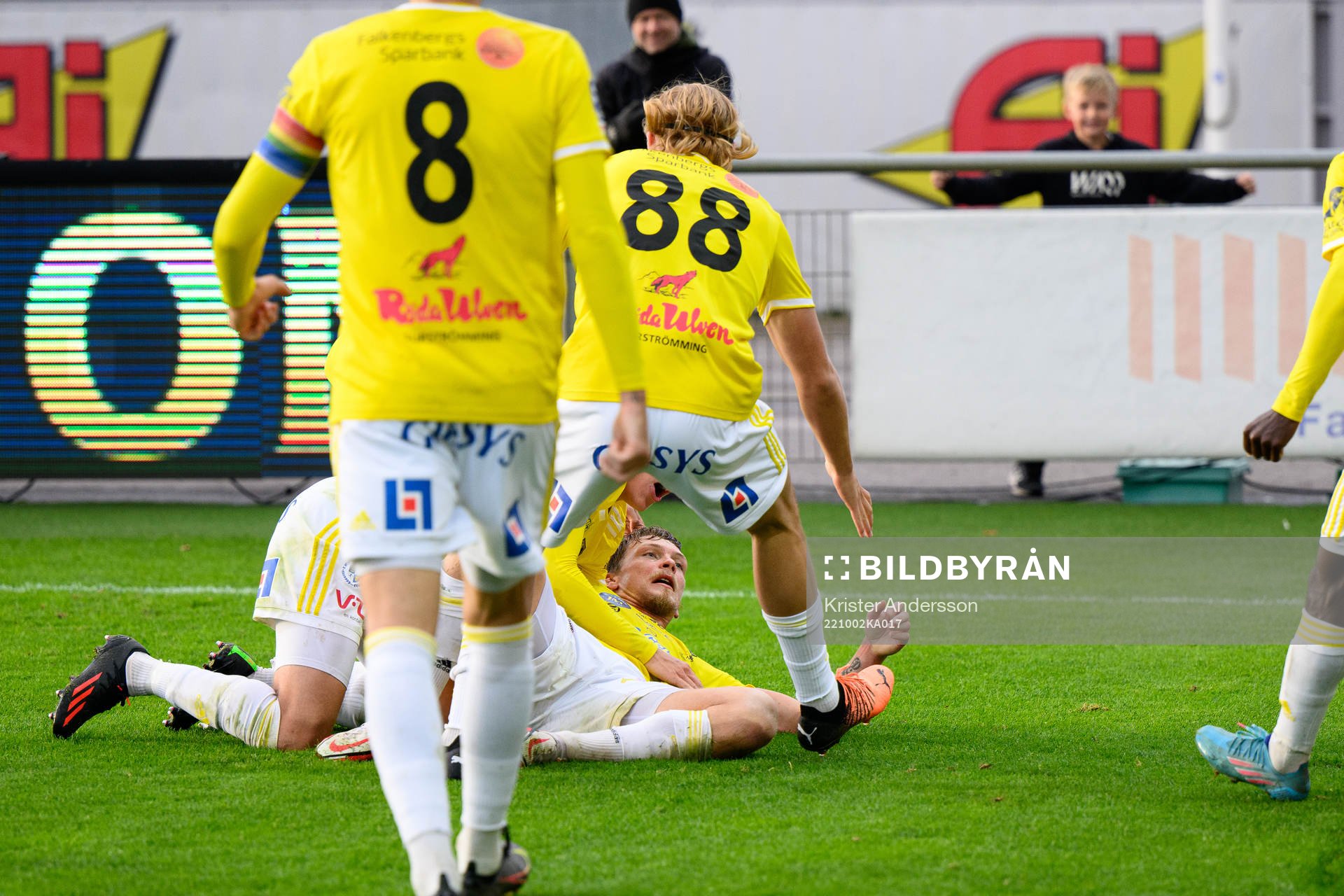 Falkenbergs Robin Hofsö jublar