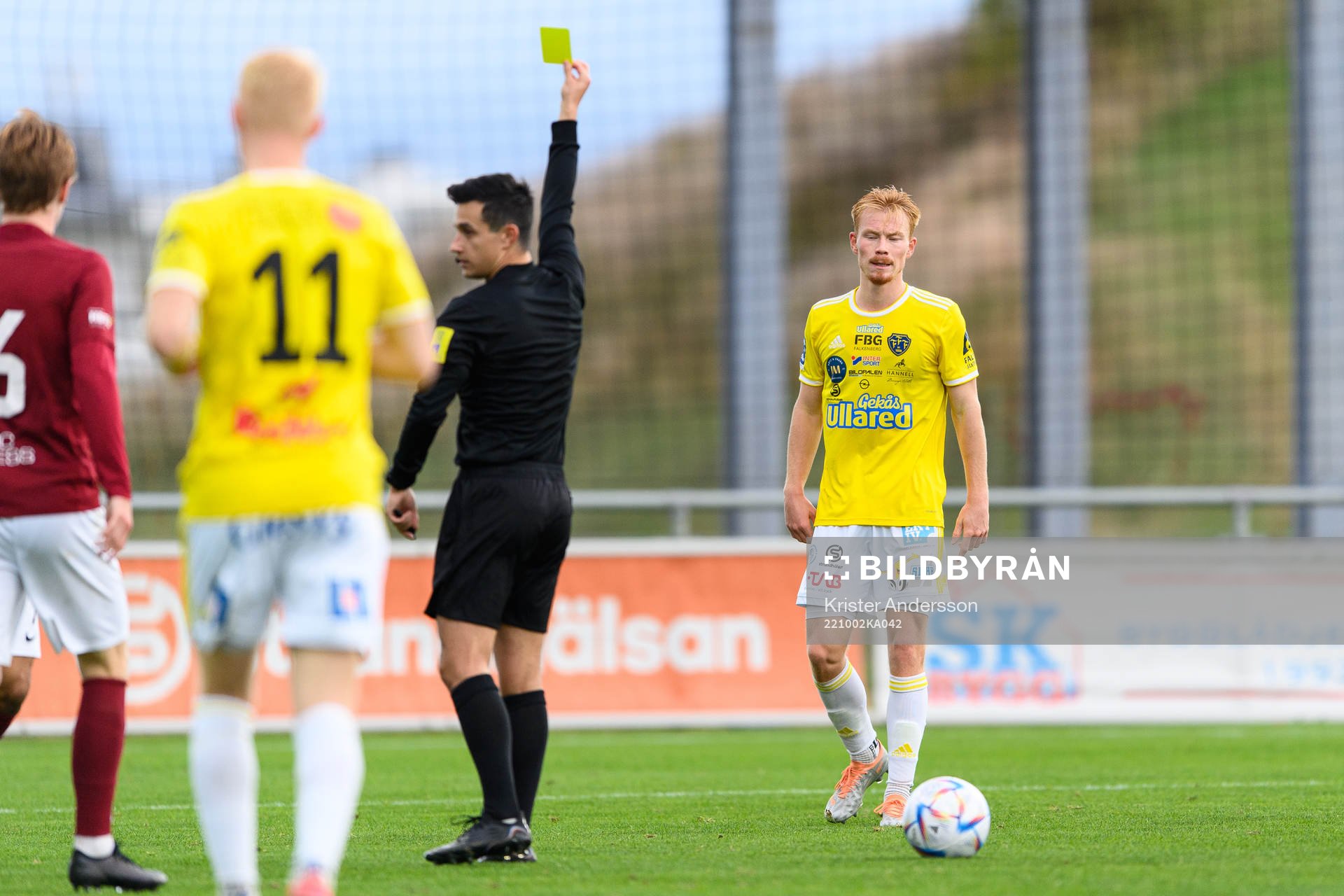 Falkenbergs Linus Borgström får gult kort