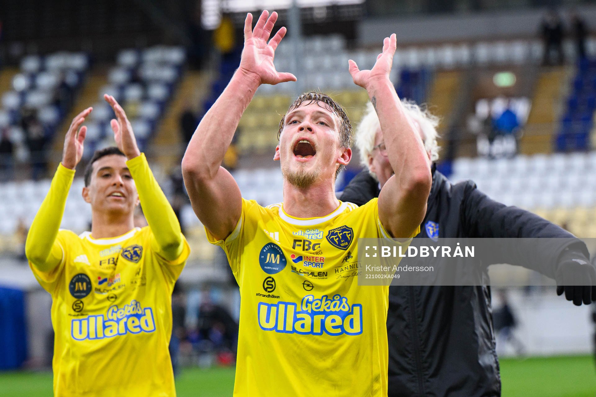 Falkenbergs Robin Hofsö jublar