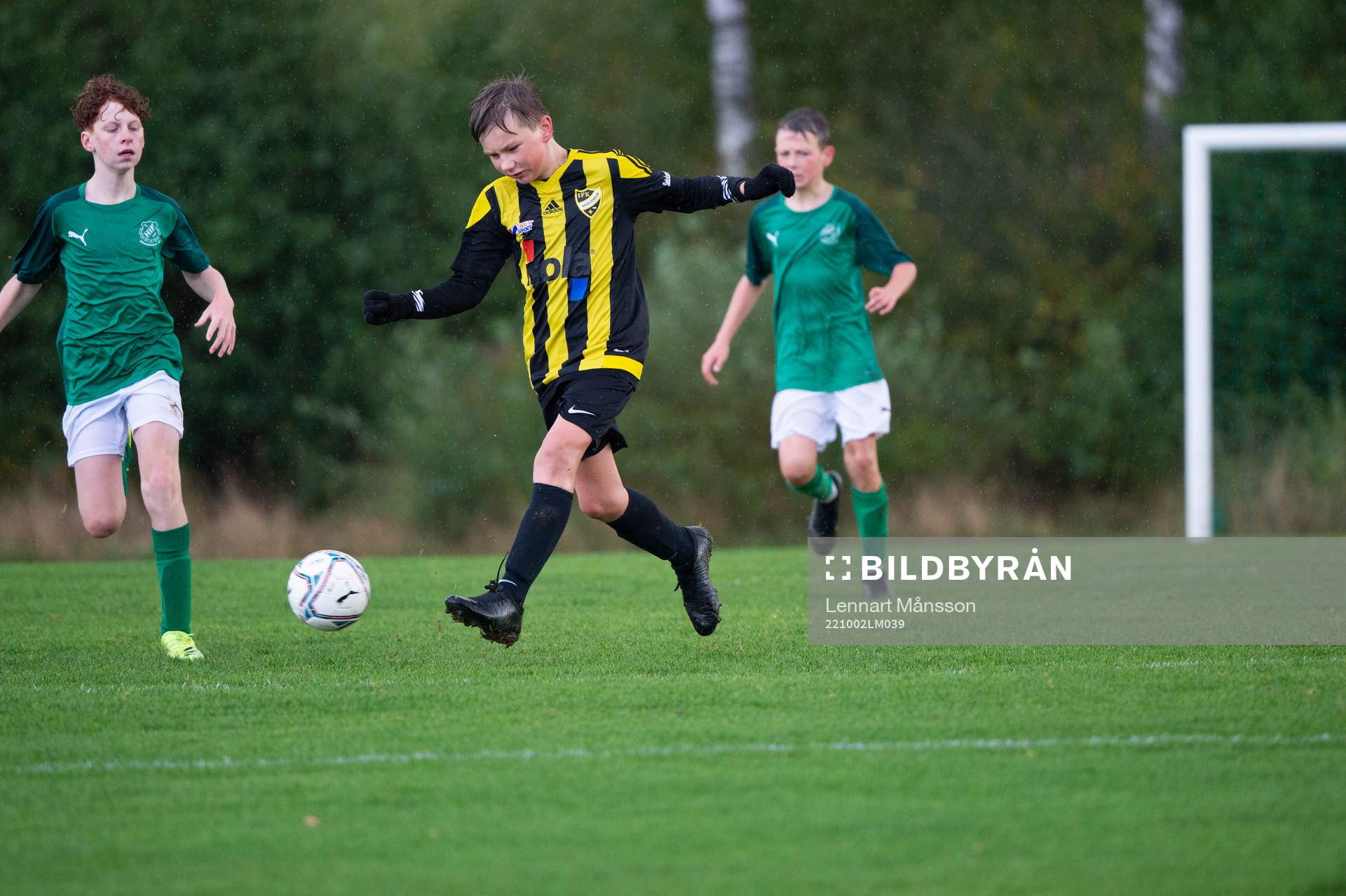 i matchen för pojkar födda 2010, U12, mellan IFK