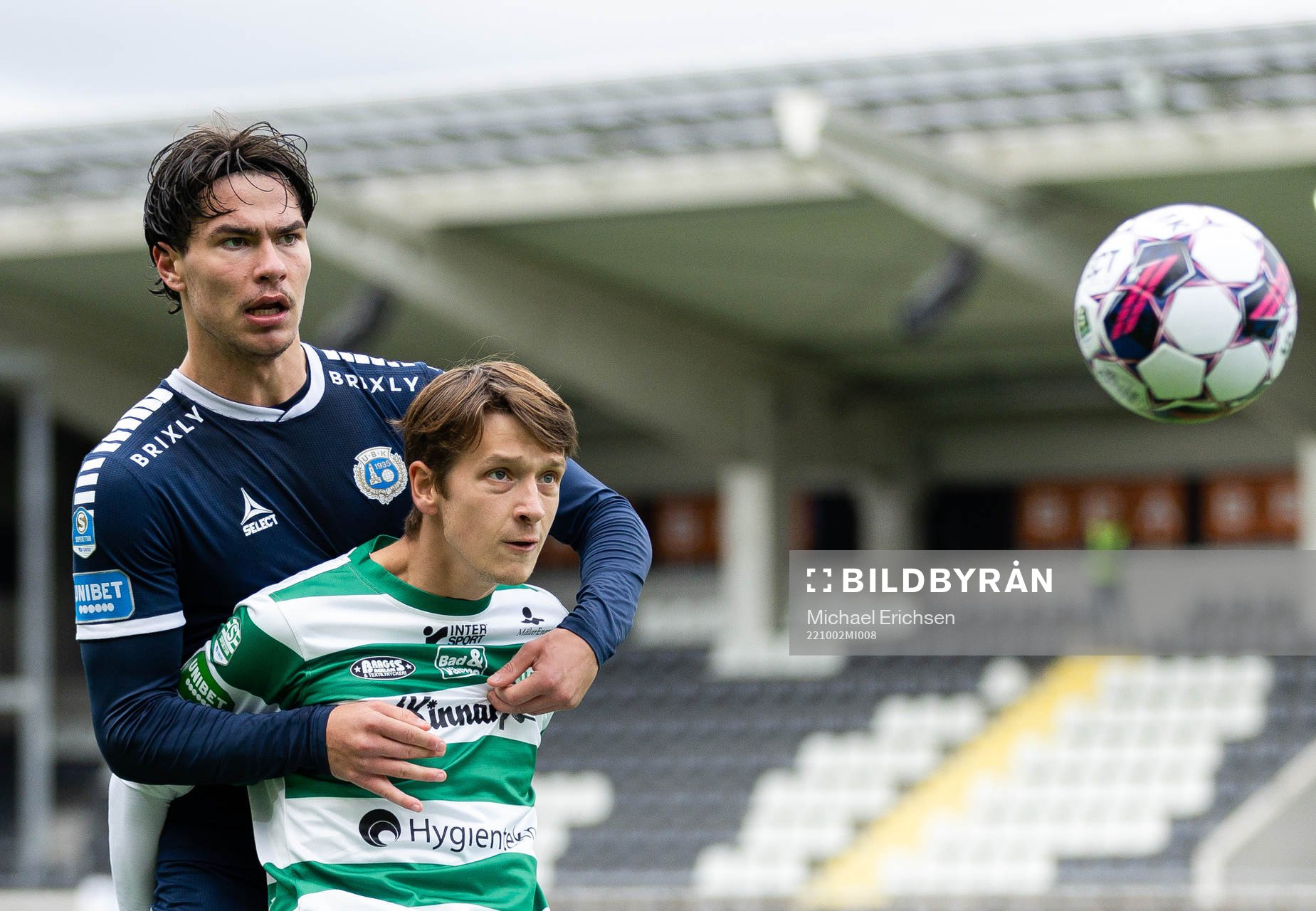 Utsiktens William Milovanovic och Västerås SKs Olle Edlund
