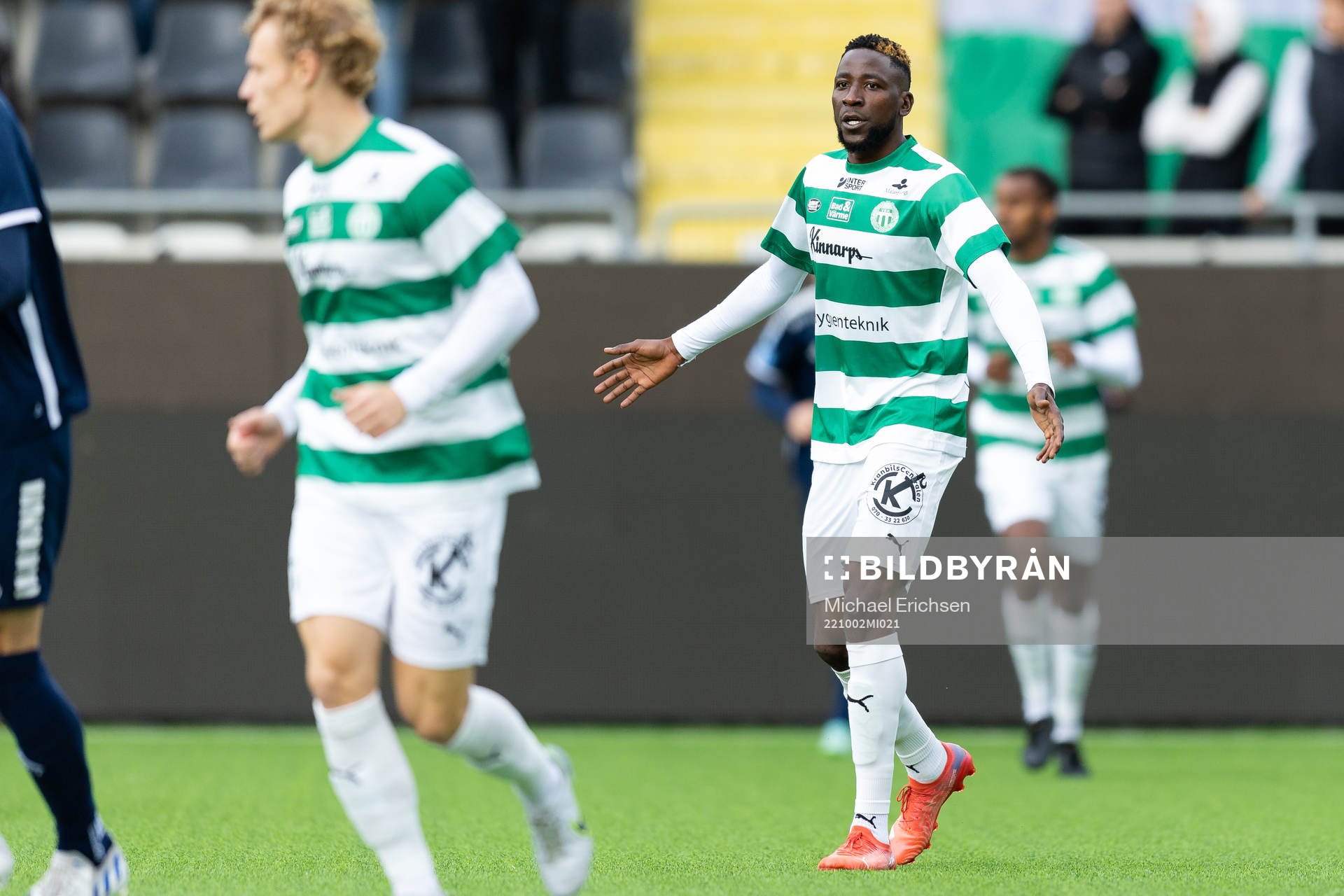 Västerås SKs Frederic Nsabiyumva under fotbollsmatchen i Superettan mellan Utsikten och Västerås SK den 2 oktober 2022 i Göteborg. 