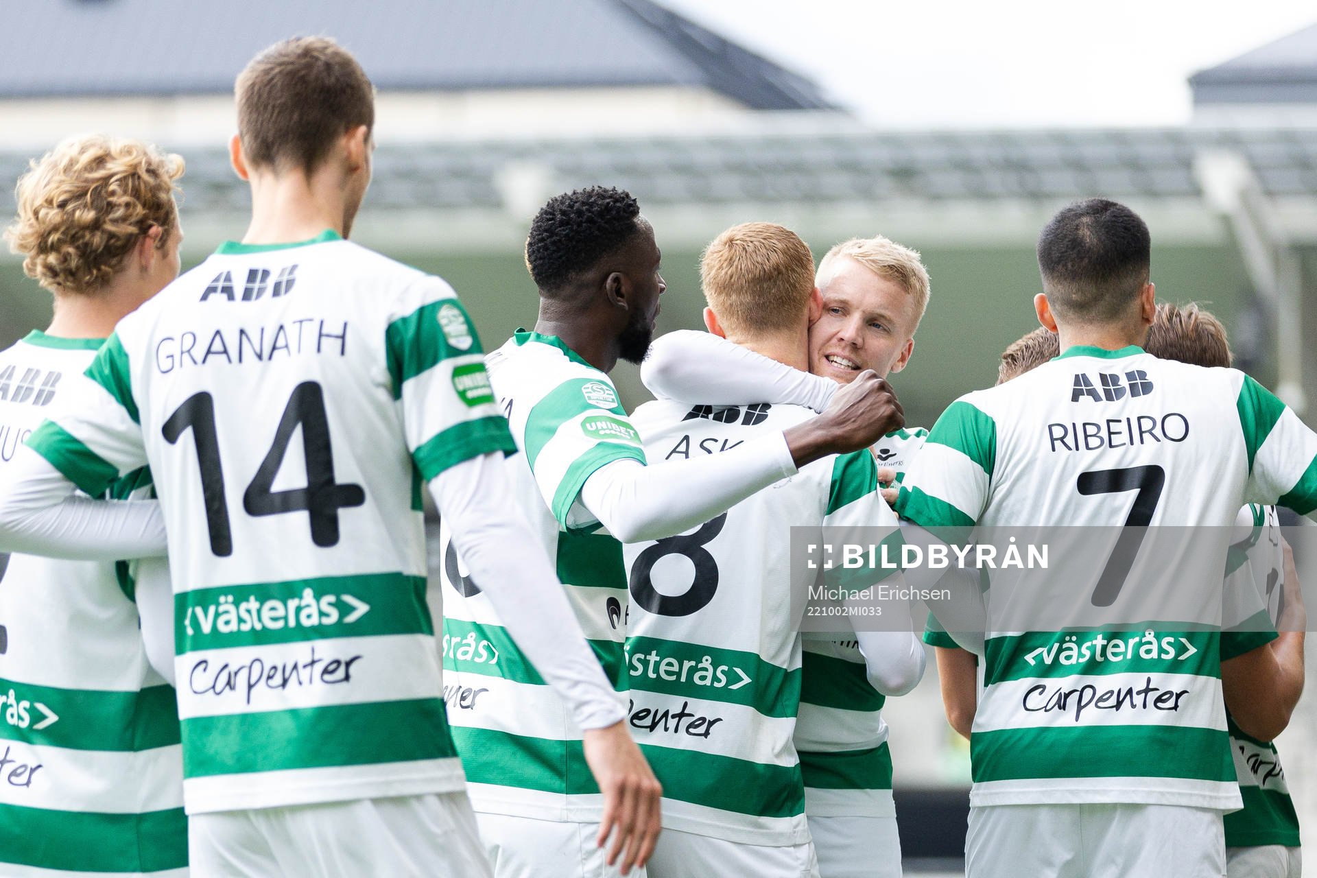 Västerås SKs Simon Johansson jublar