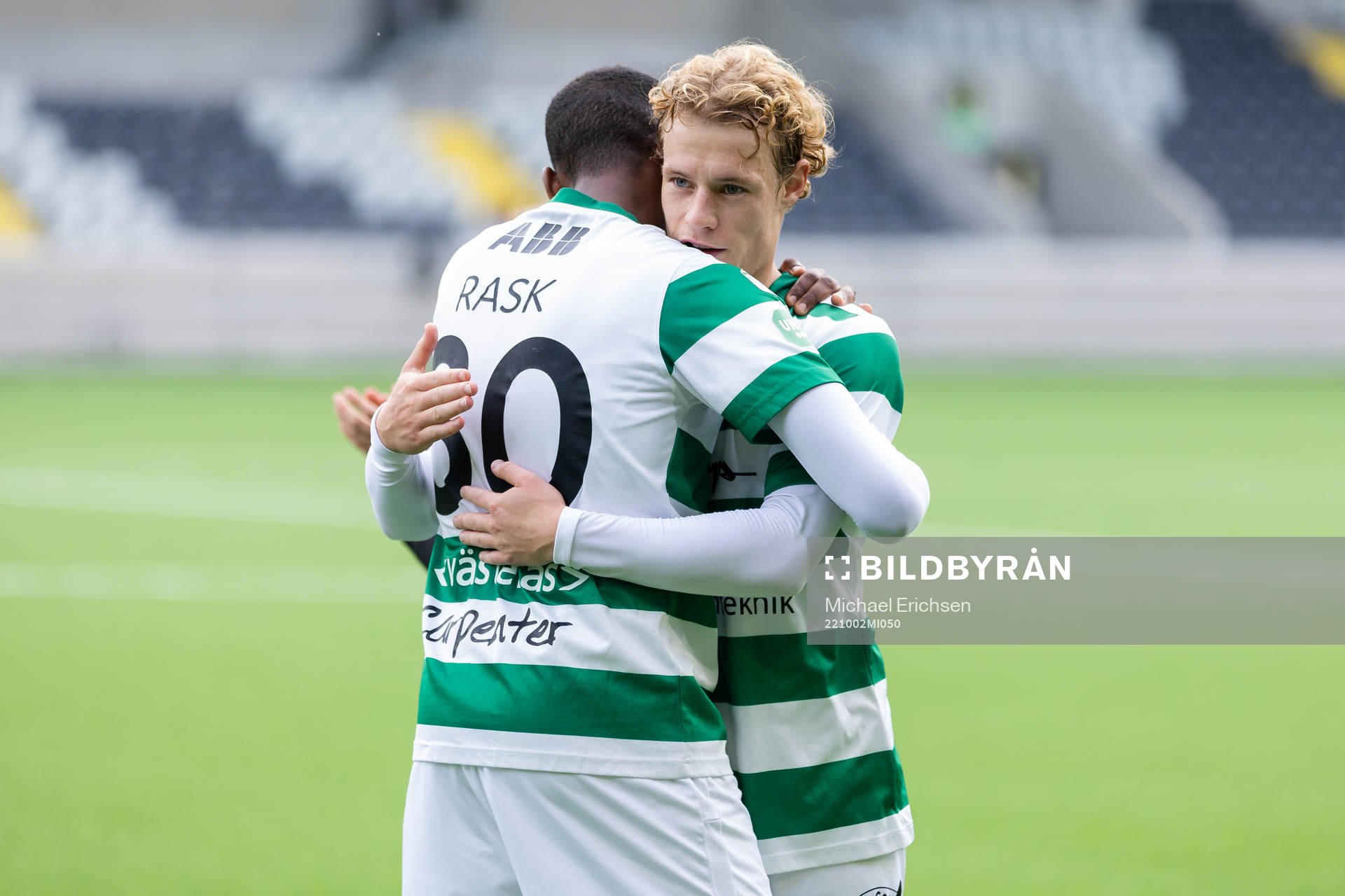 Västerås SKs Theodore Rask och Herman Magnusson jublar
