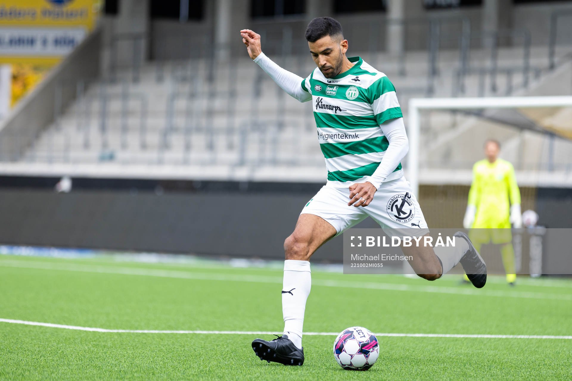 Västerås SKs Pedro Ribeiro under fotbollsmatchen i Superettan mellan Utsikten och Västerås SK den 2 oktober 2022 i Göteborg. 