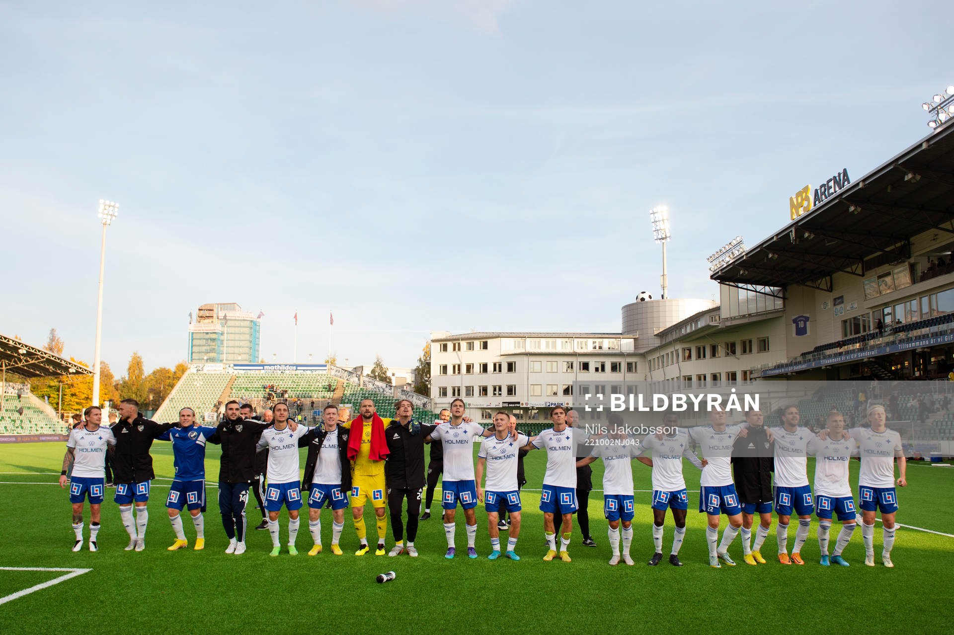 IFK Norrköpings spelare firar segern