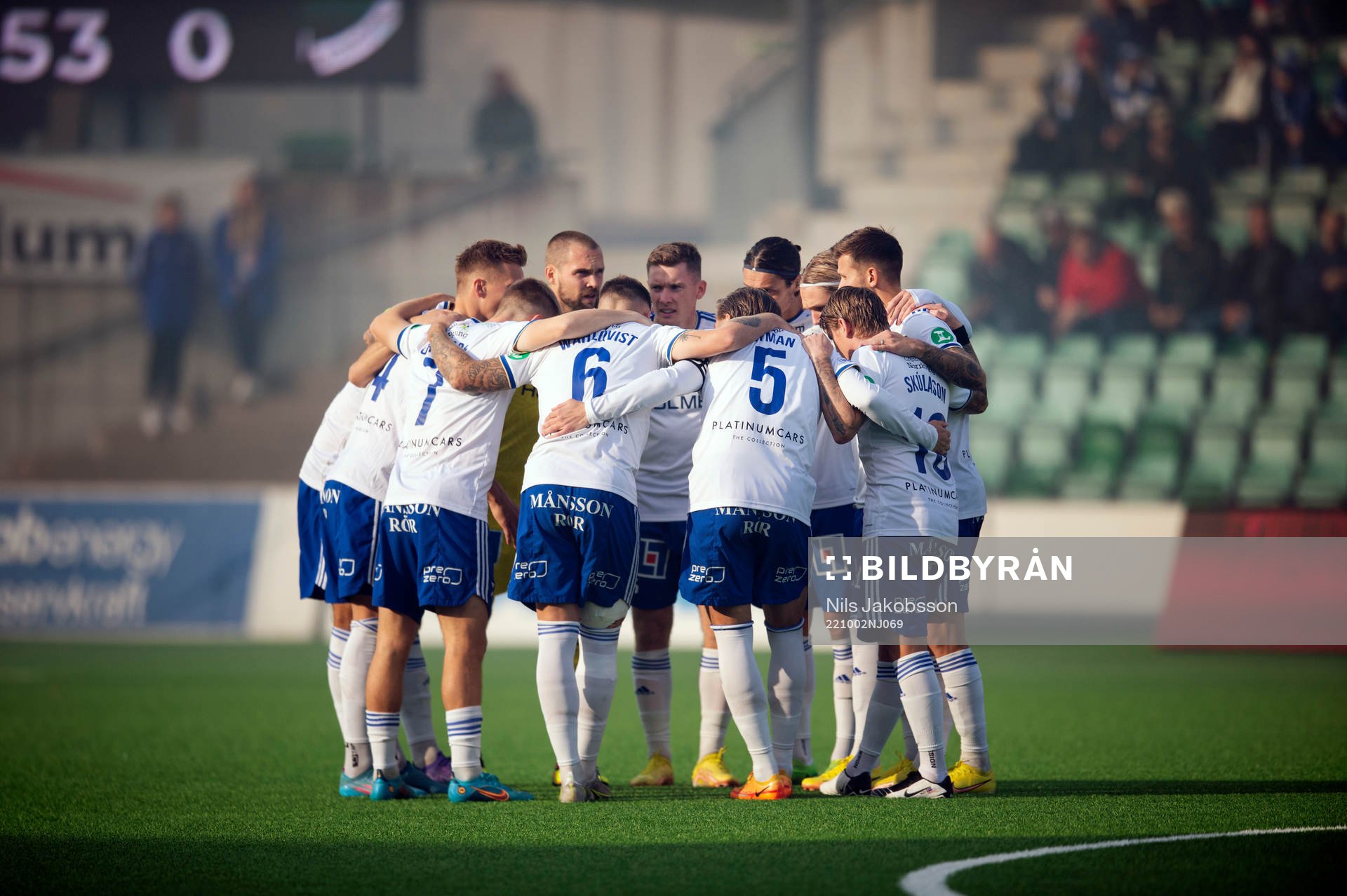 IFK Norrköpings spelare innan fotbollsmatchen i