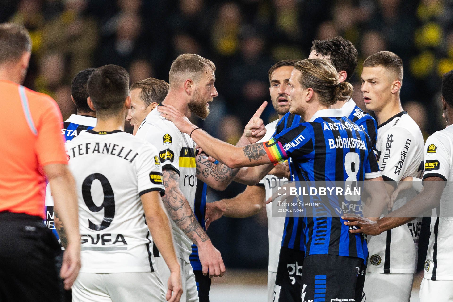 AIKs John Guidetti och Sirius Tim Björkström