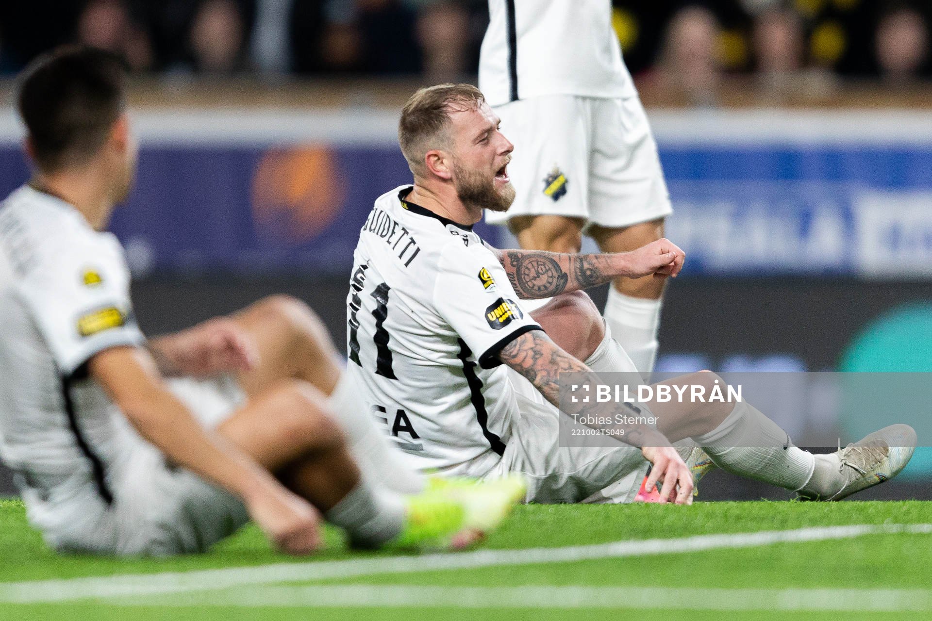 AIKs Nicolas Stefanelli och John Guidetti deppar