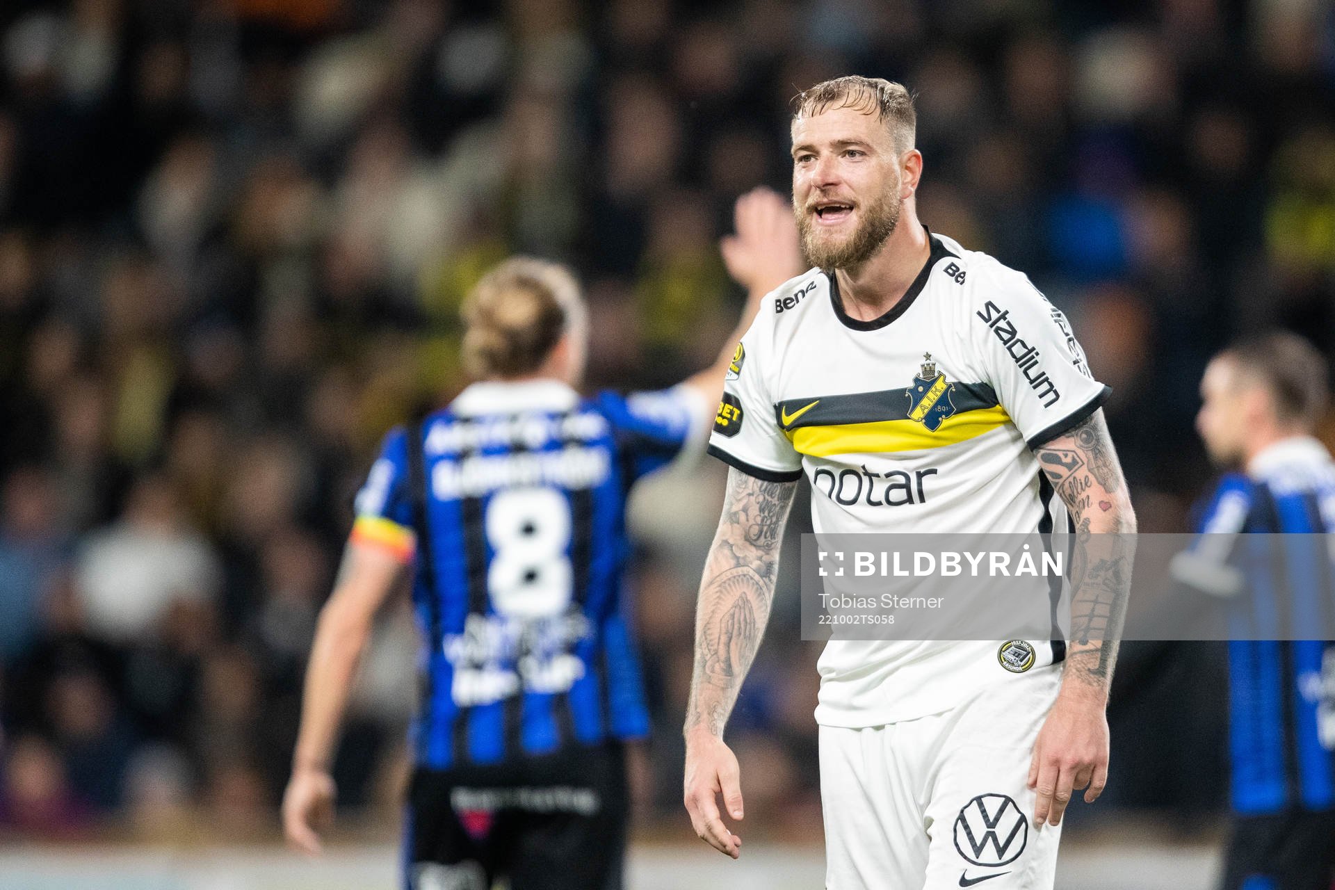 AIKs John Guidetti reagerar under fotbollsmatchen i Allsvenskan mellan Sirius och AIK den 2 oktober 2022 i Uppsala. 