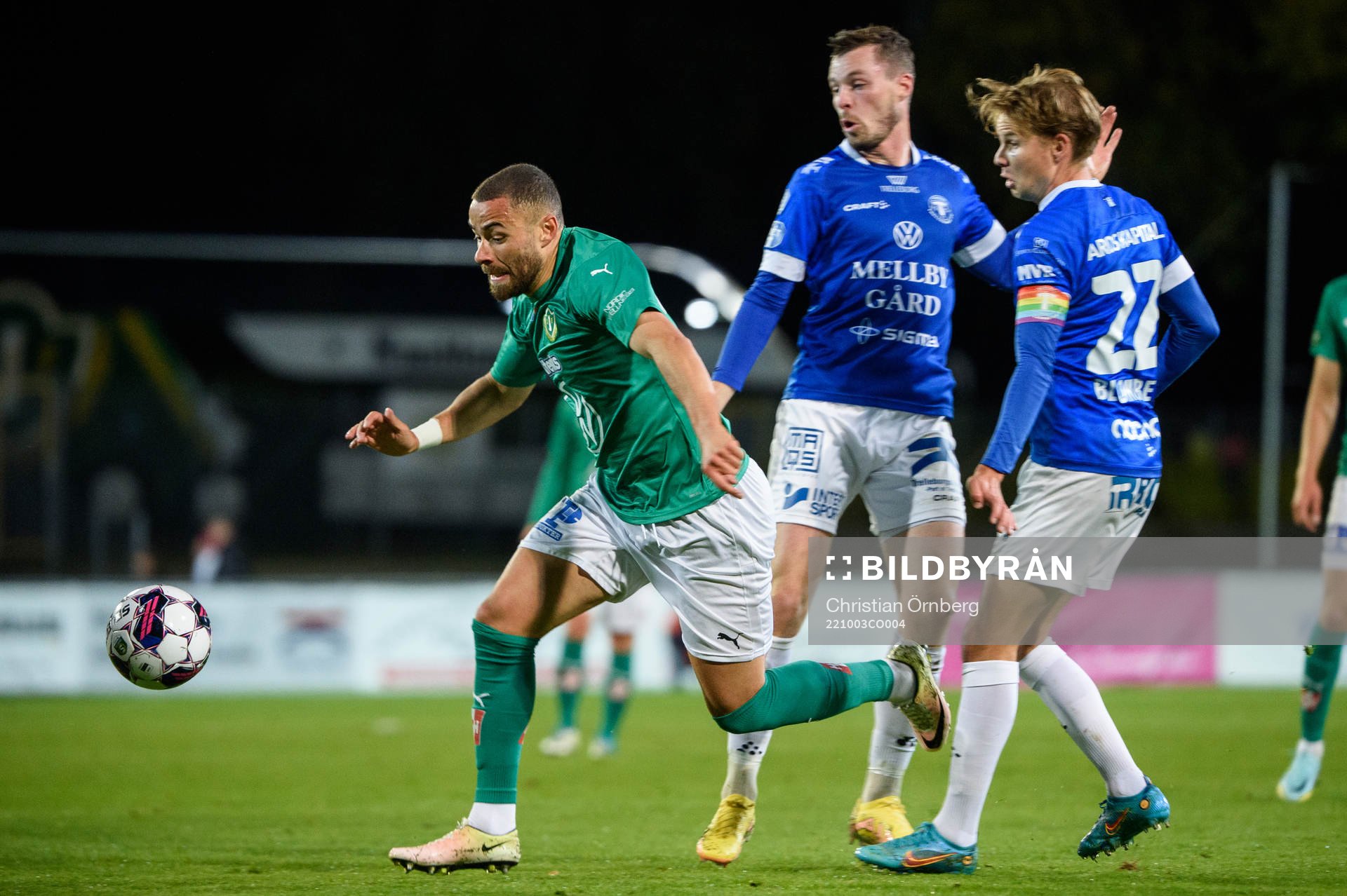 Jönköpings Södras Malkolm Moenza under fotbollsmatchen i Superettan mellan Trelleborg och Jönköpings Södra den 3 oktober 2022 i Trelleborg.