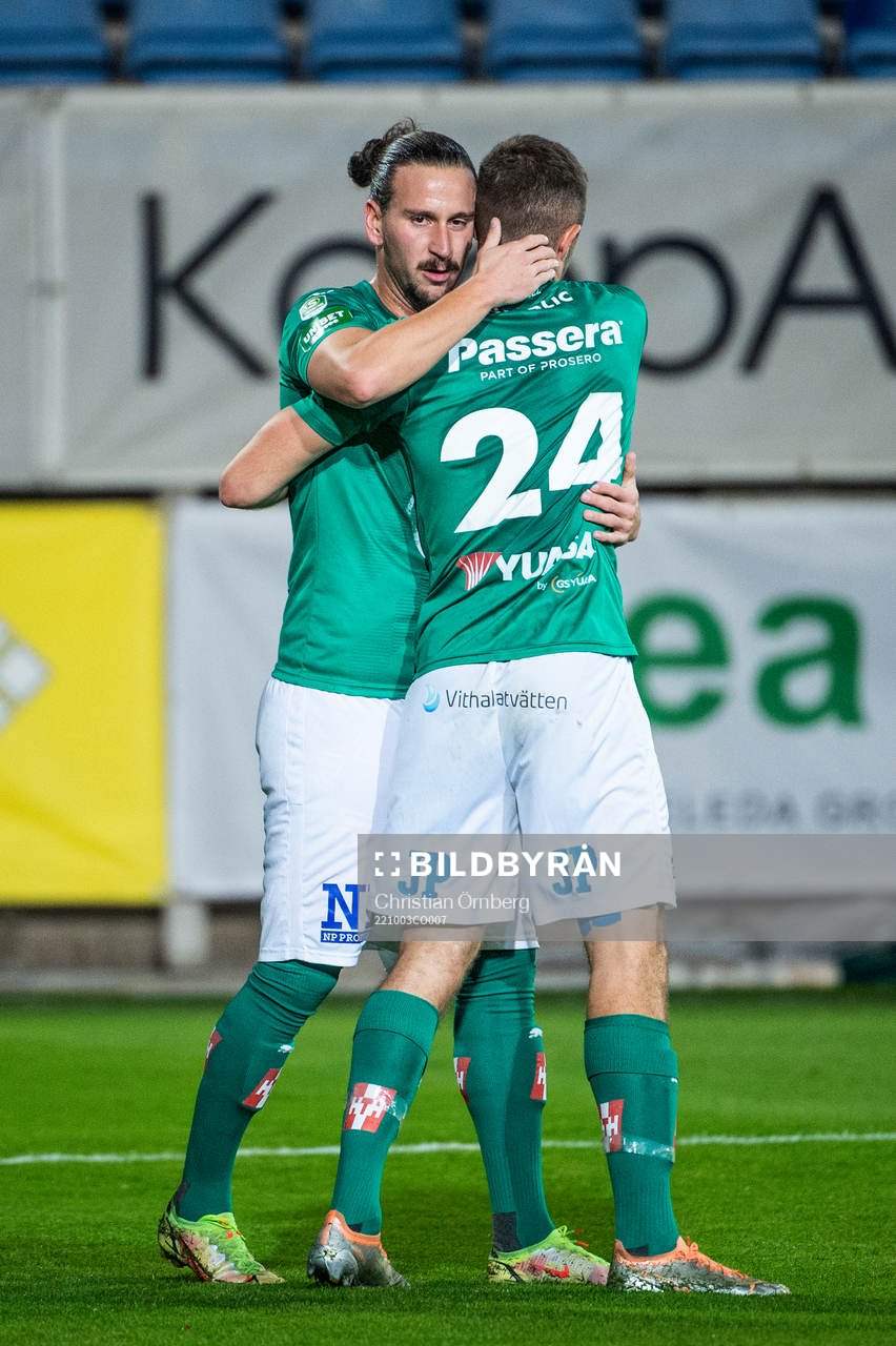 Jönköpings Södras Edin Hamidovic och Marko Nikolic jublar