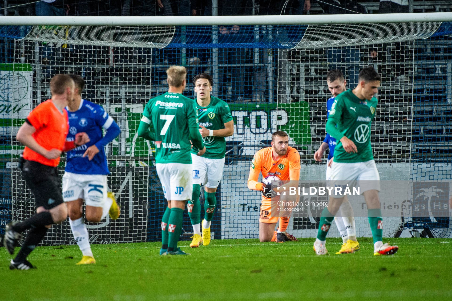 Jönköpings Södras målvakt Alexander Nilsson under fotbollsmatchen i Superettan mellan Trelleborg och Jönköpings Södra den 3 oktober 2022 i Trelleborg.