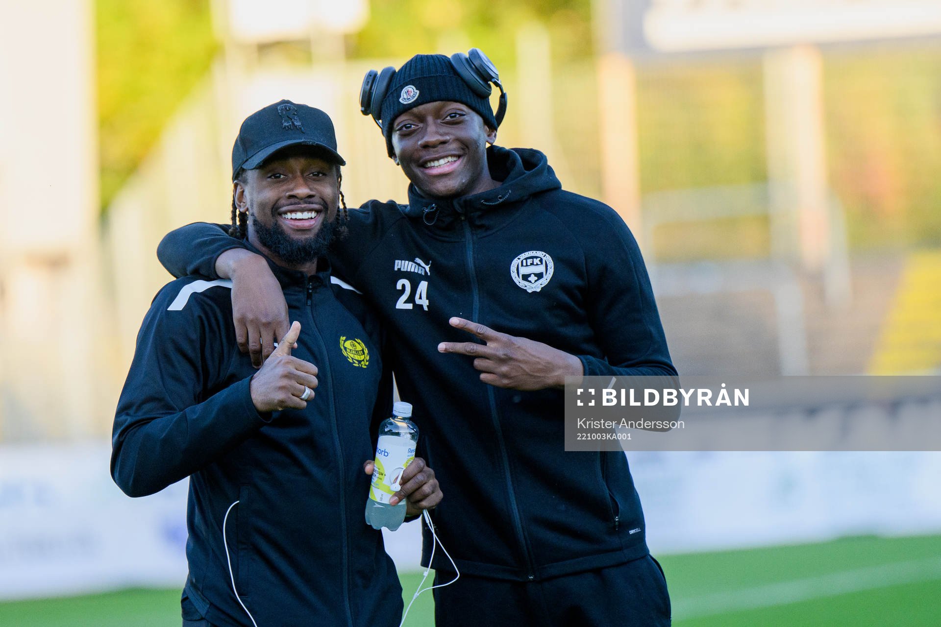 Mjällbys Heradi Rashidi och Värnamos Moonga Simba före