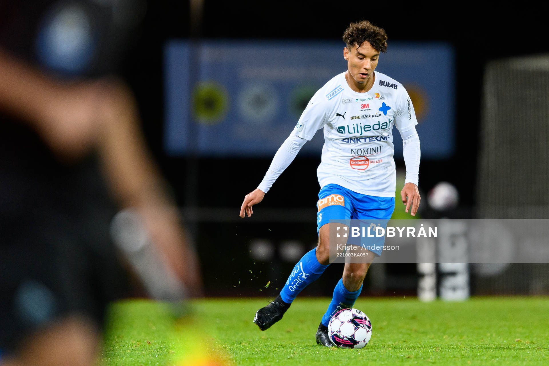 Värnamos Robin Tihi under fotbollsmatchen i Allsvenskan mellan Värnamo och Mjällby den 3 oktober 2022 i Värnamo. 