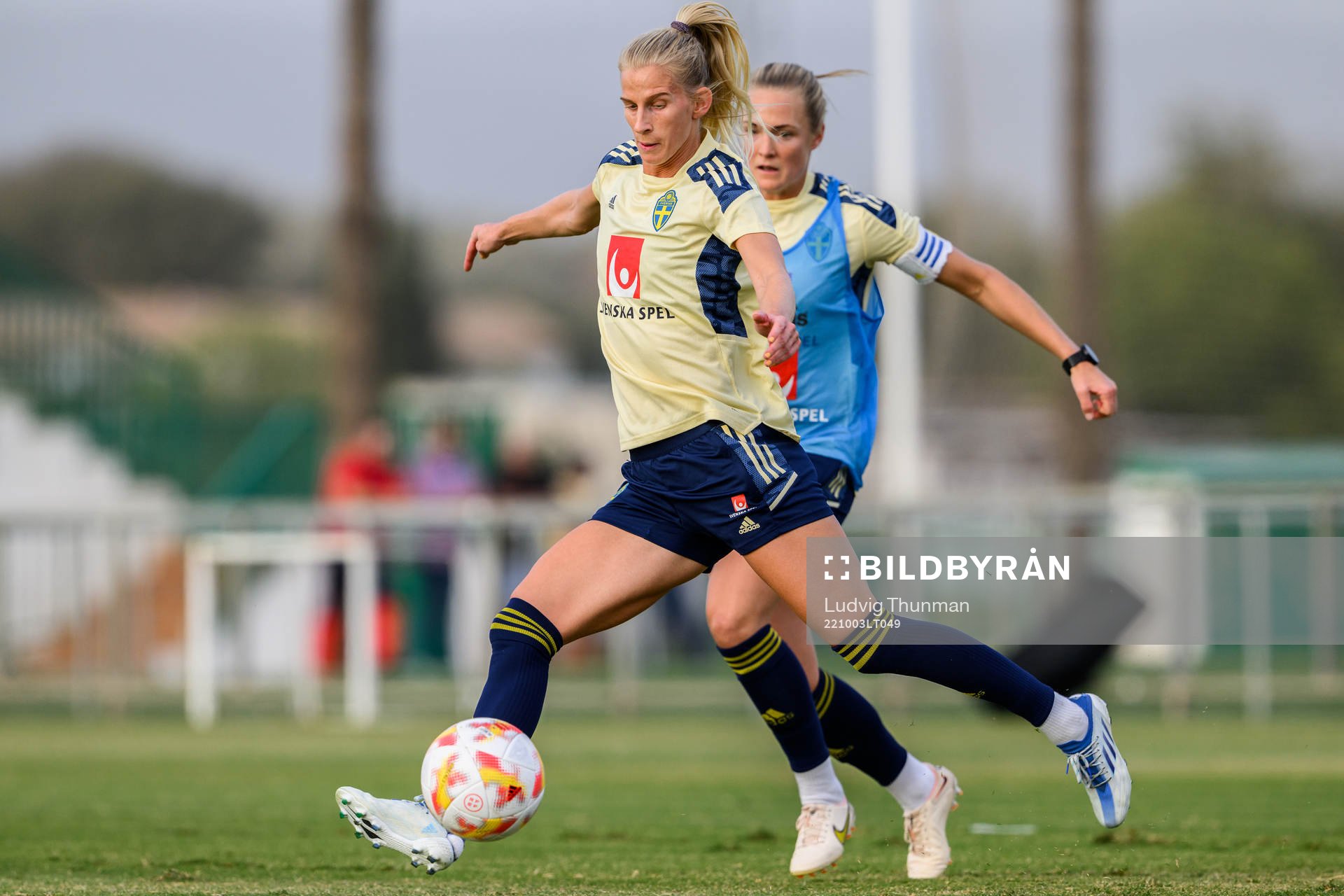 Sofia Jakobsson and Magdalena Eriksson during a training session with the Swedish women's national football team on October 3, 2022 in Cordoba. 