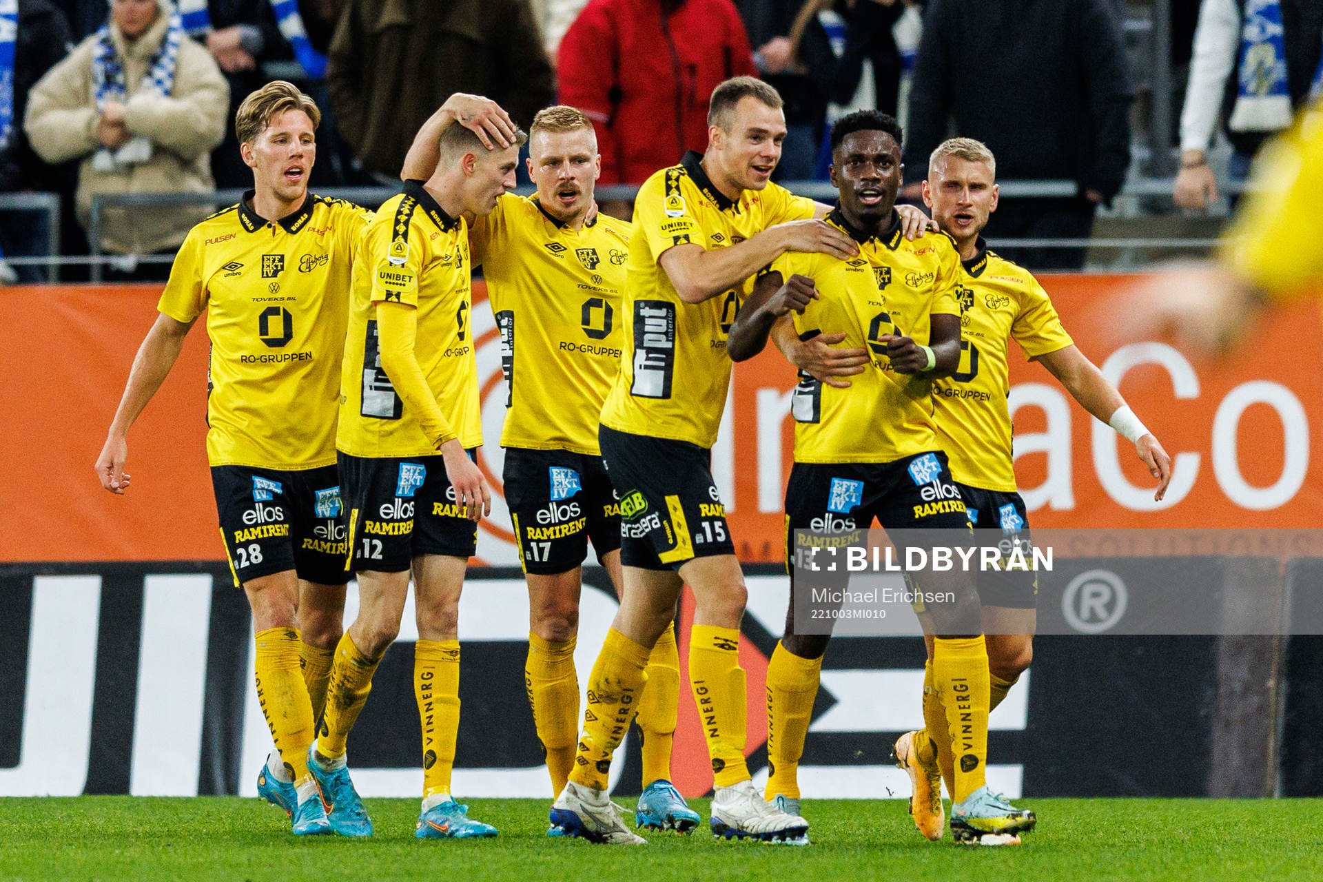 Elfsborgs Michael Baidoo jublar med lagkamrater