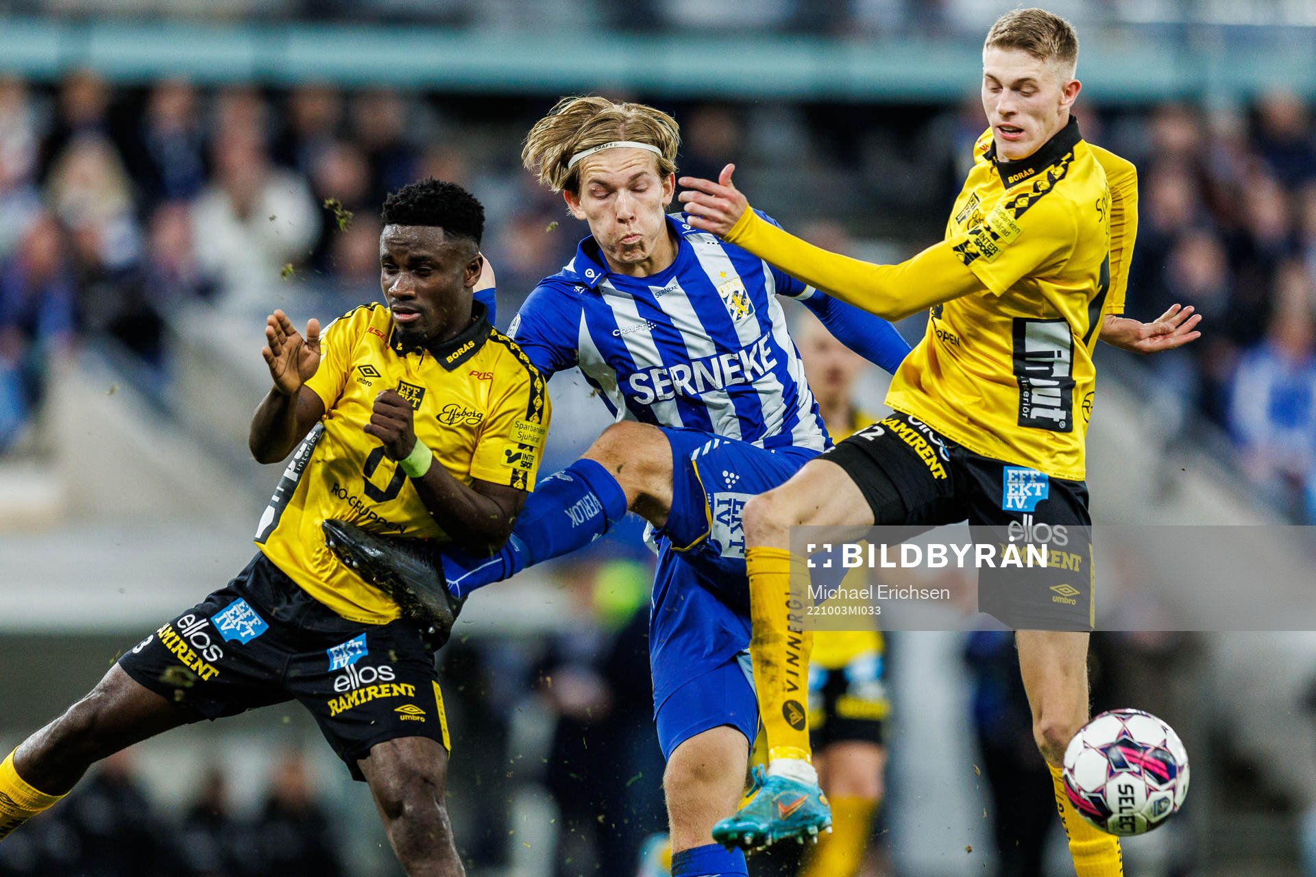Elfsborgs Michael Baidoo och Alexander Bernhardsson mot IFK