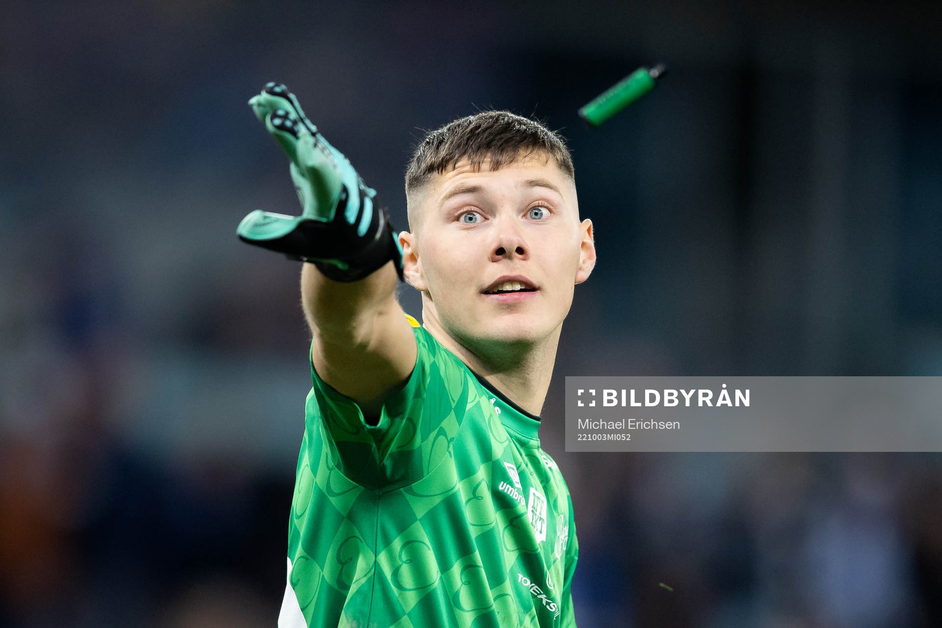 Elfsborgs målvakt Hakon Valdimarsson kastar bort en